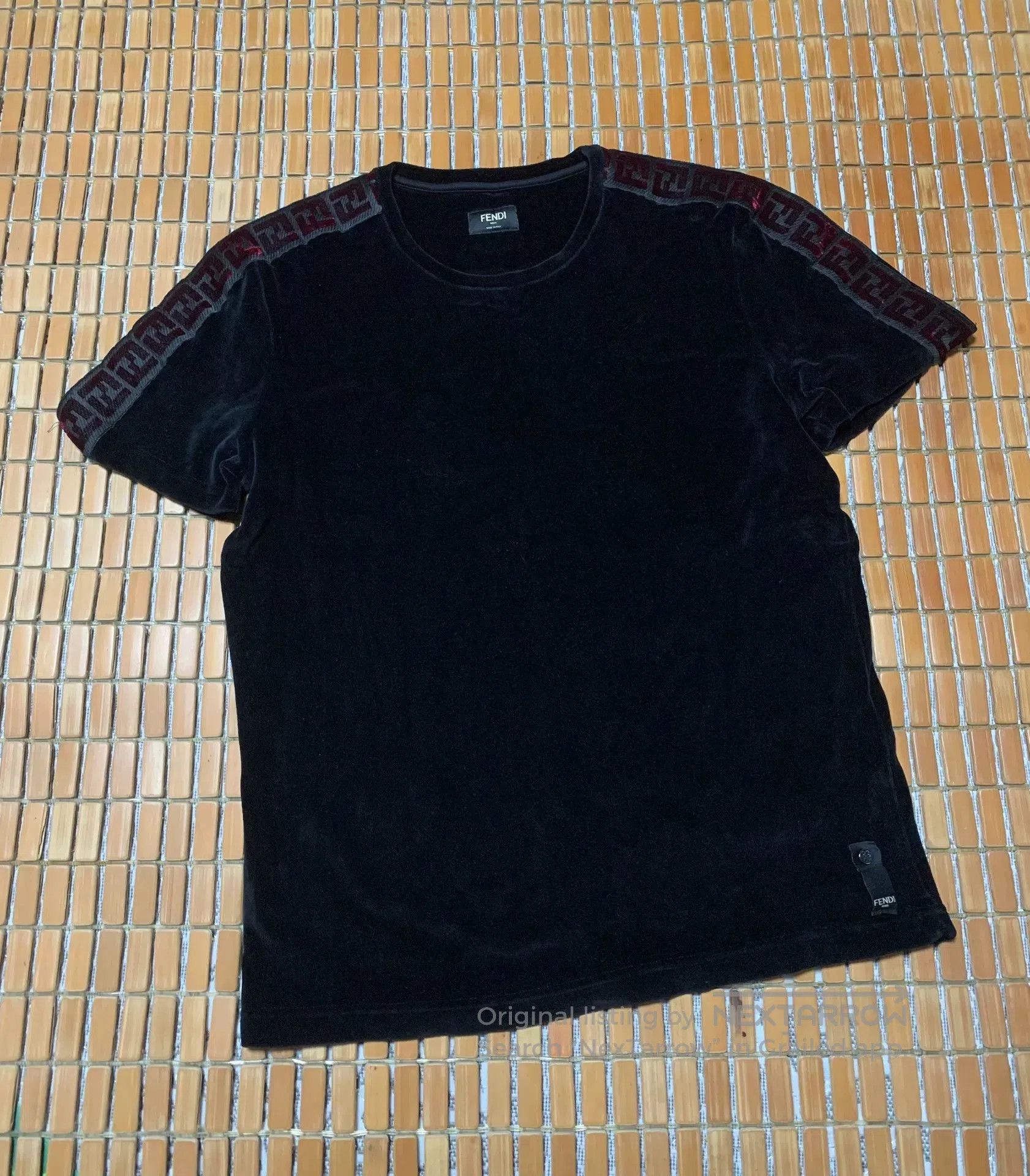 Fendi Fendi 2021 Limited Velvet Short Sleeve. Size US S / EU 44-46 / 1 - 1 Thumbnail