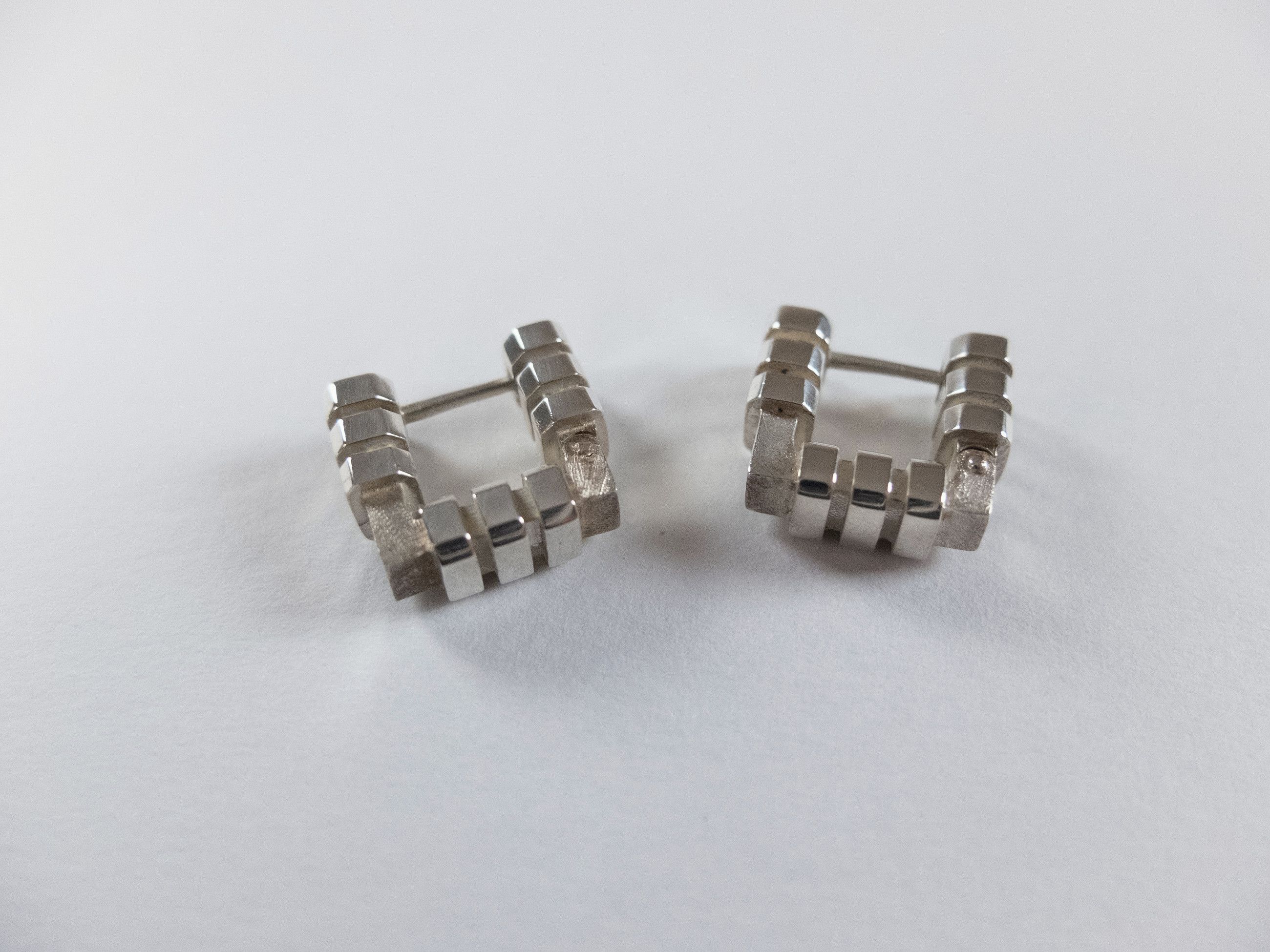 BOTTEGA VENETA Brick Sterling silver square hoop earrings q