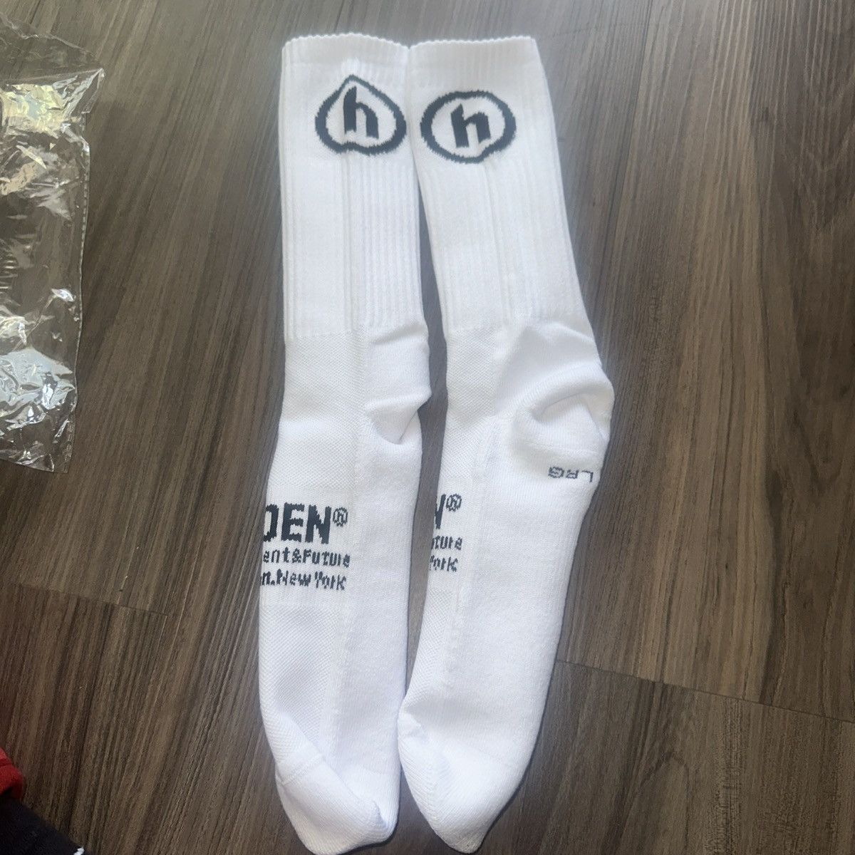 HIDDEN Hidden NY Crew Socks White/Black -Stylish Comfort, Unisex Size ONE SIZE - 2 Thumbnail