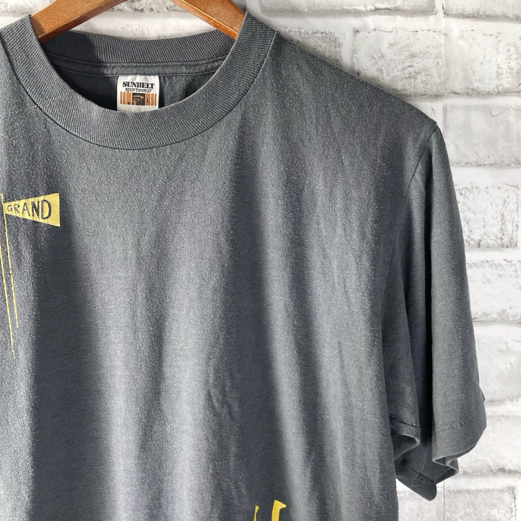 Vintage VINTAGE Sunbelt Stitch Graphic Tee Mens Large Gray USA Made Single Stitch Size US L / EU 52-54 / 3 - 2 Thumbnail