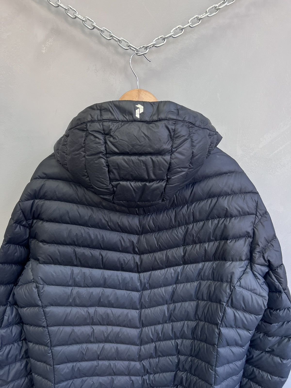 Peak Performance Light HOODED Down Jacket