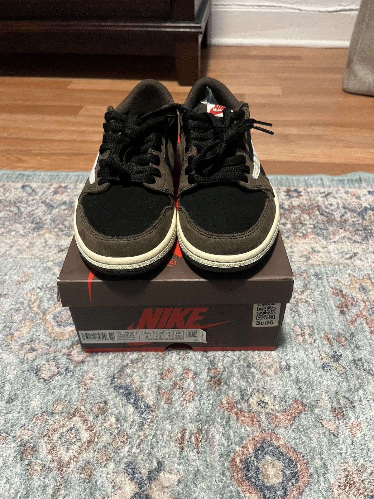 Nike × Travis Scott Travis Scott Jordan 1 Low “Mocha” Size US 8.5 / EU 41-42 - 1 Thumbnail