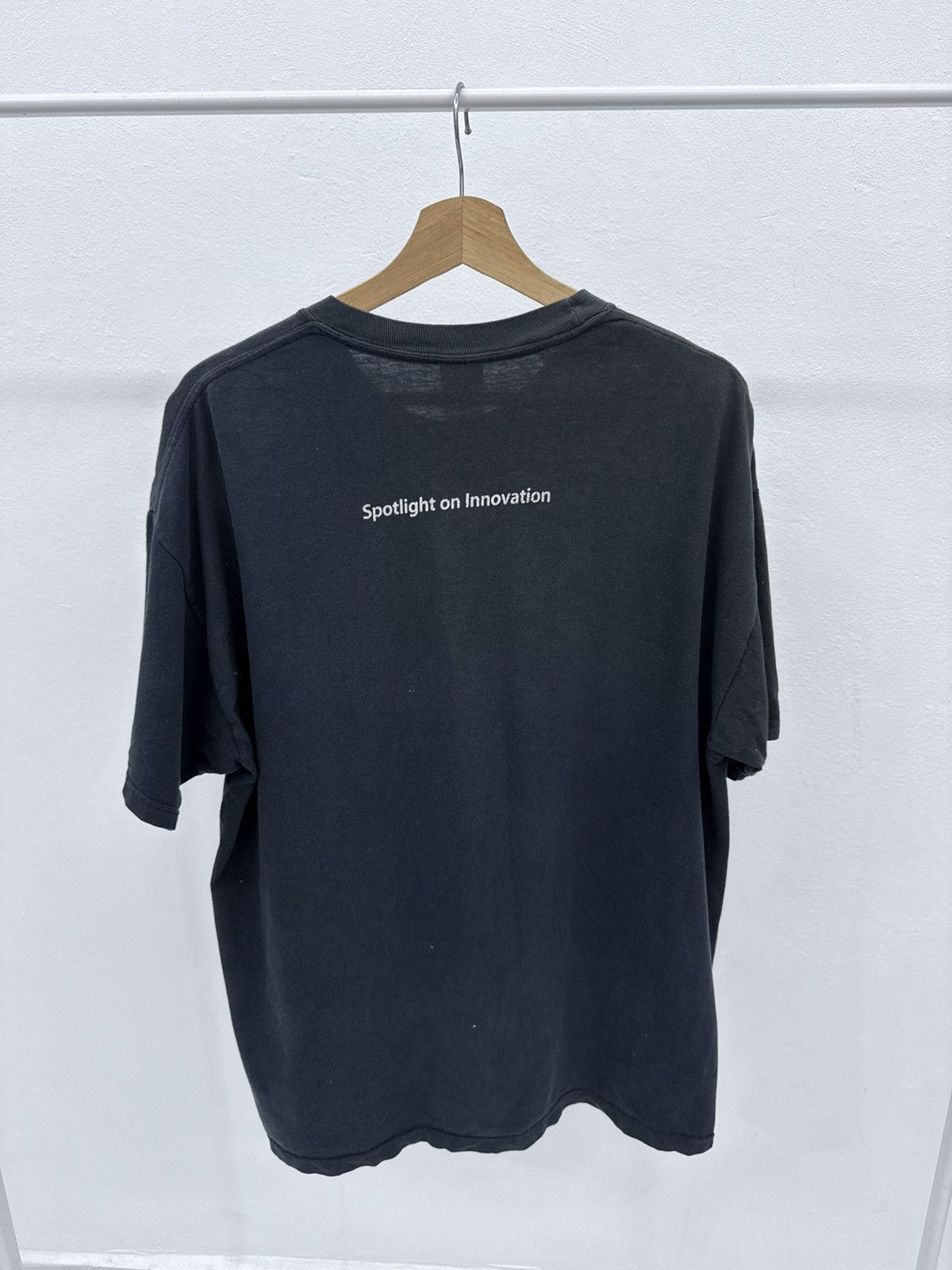 Apple Vintage 90s APPLE “X” Spotlight on Innovation Tshirt Size US XL / EU 56 / 4 - 5 Thumbnail