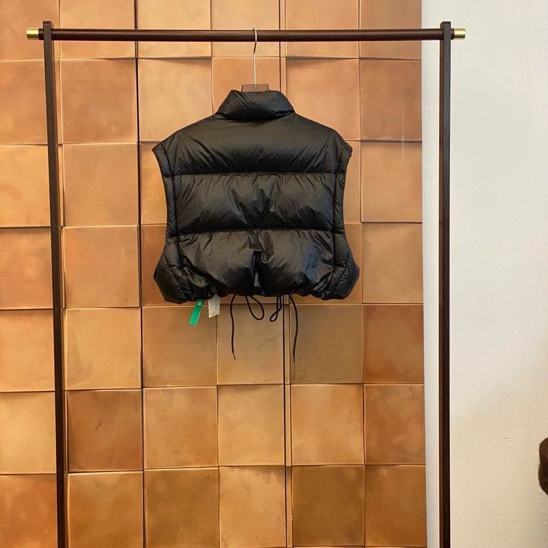 Prada Prada Size 38 23 new standard popular black triangle stand Size S / US 4 / IT 40 - 4 Thumbnail