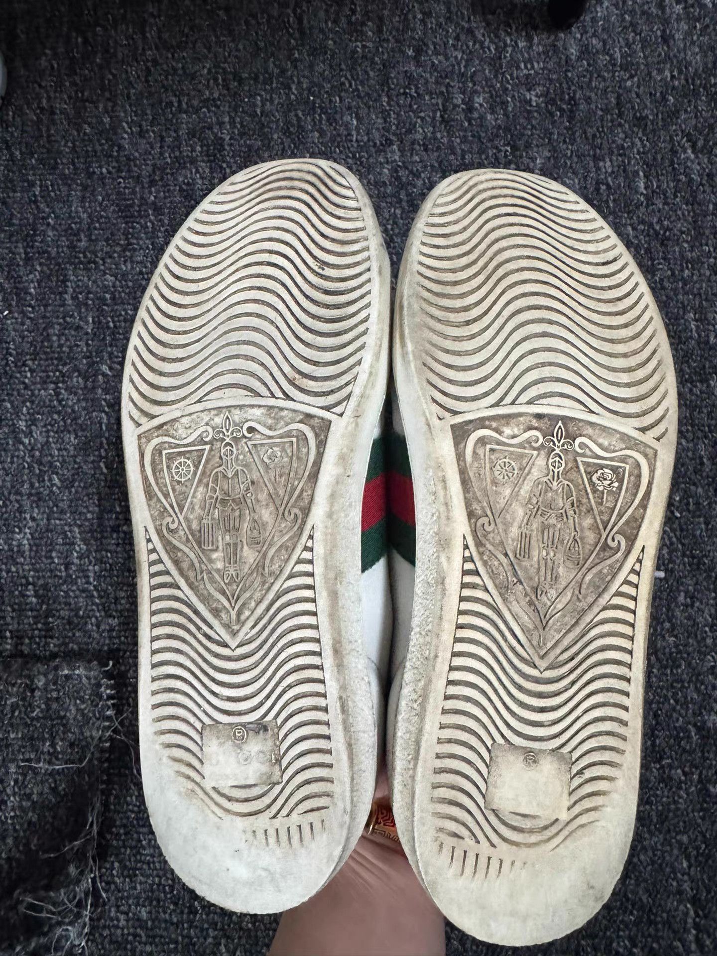 Gucci Gucci Ace Bee-Embroidered Sneakers with Web Stripe K13 Size US 5.5 / IT 35.5 - 5 Thumbnail