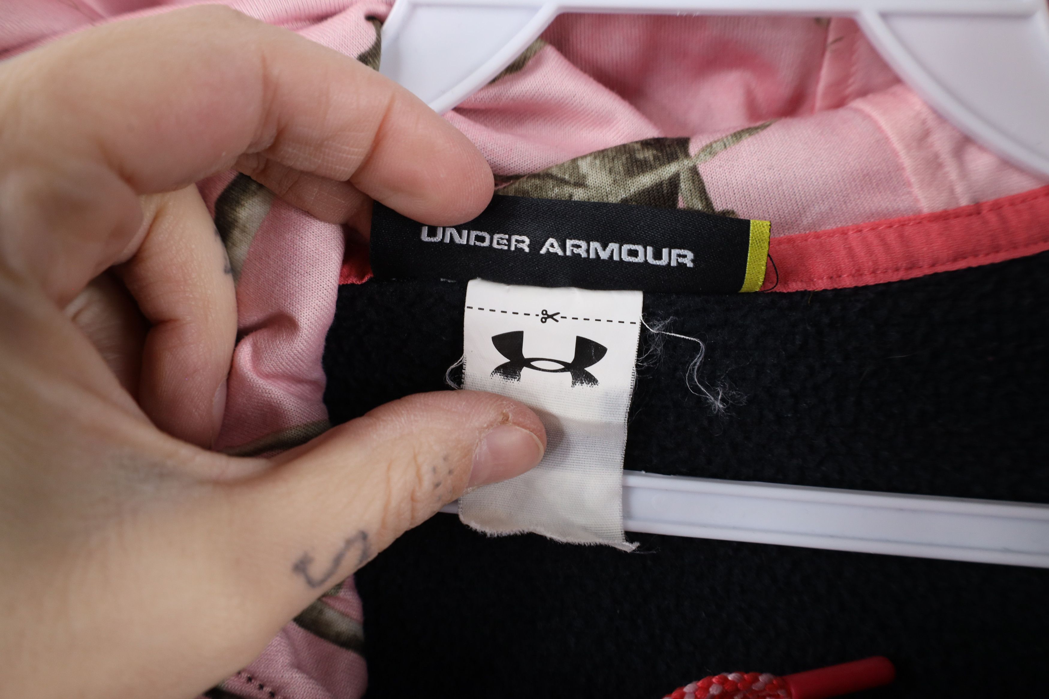 Under Armour × Vintage Under Armour Storm Fitted Big Logo Camouflage Hoodie Black Size L / US 10 / IT 46 - 8 Thumbnail