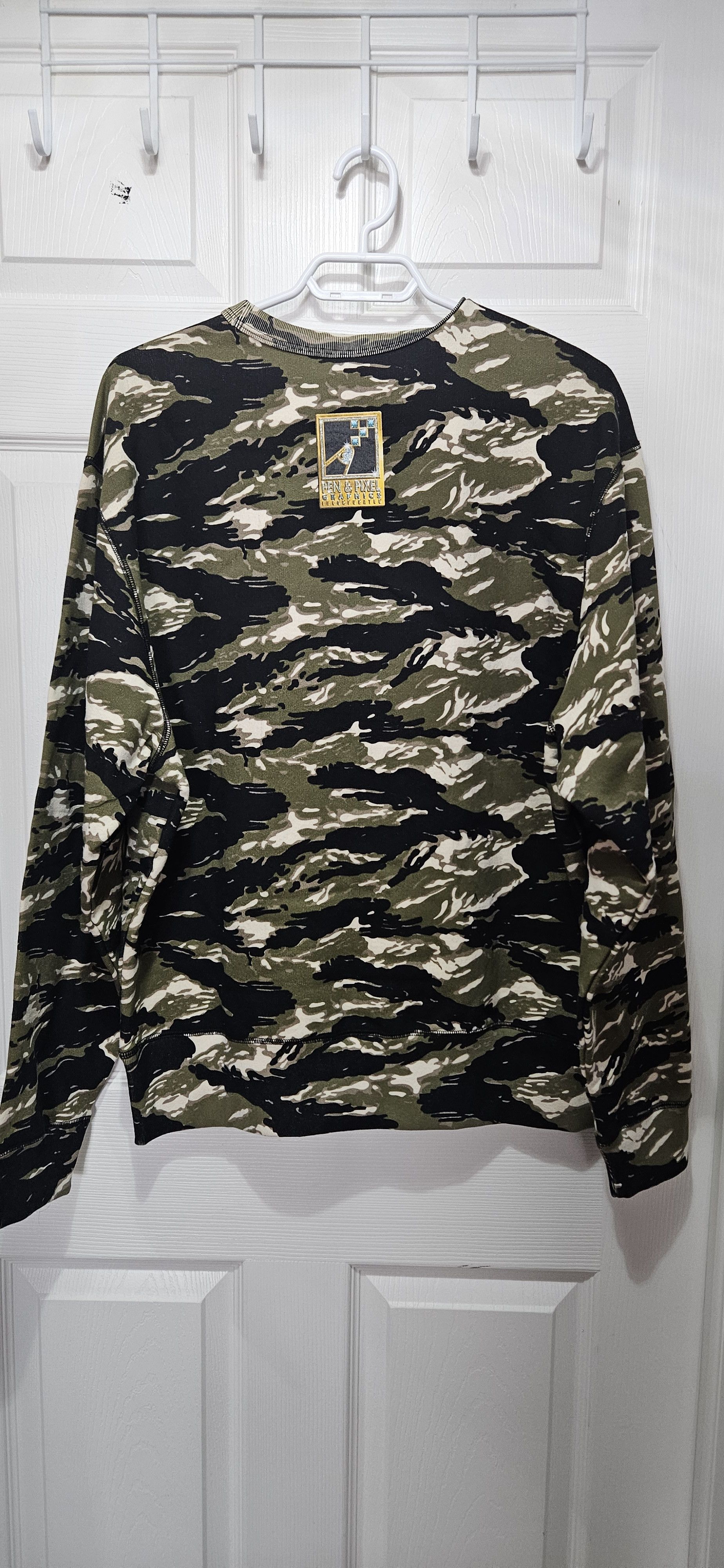 October's Very Own NWT OVO x Pen & Pixel Crewneck Size US L / EU 52-54 / 3 - 2 Thumbnail