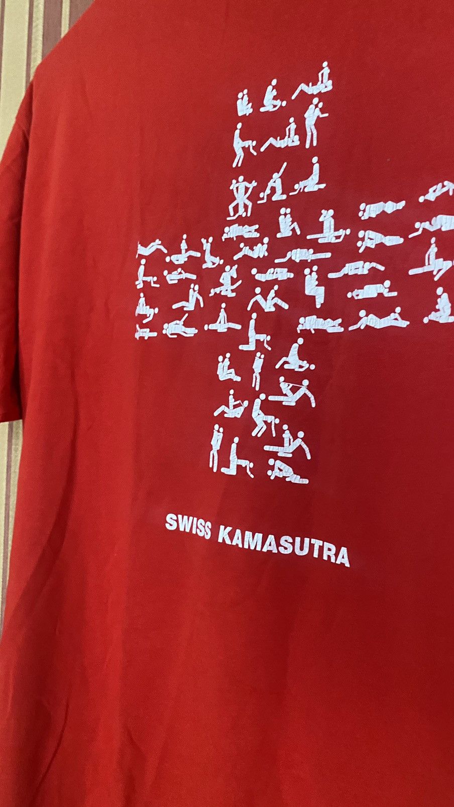 Vintage Vintage Y2K Humor Swiss Kamasutra T-Shirt Sex Tee Size US L / EU 52-54 / 3 - 2 Thumbnail