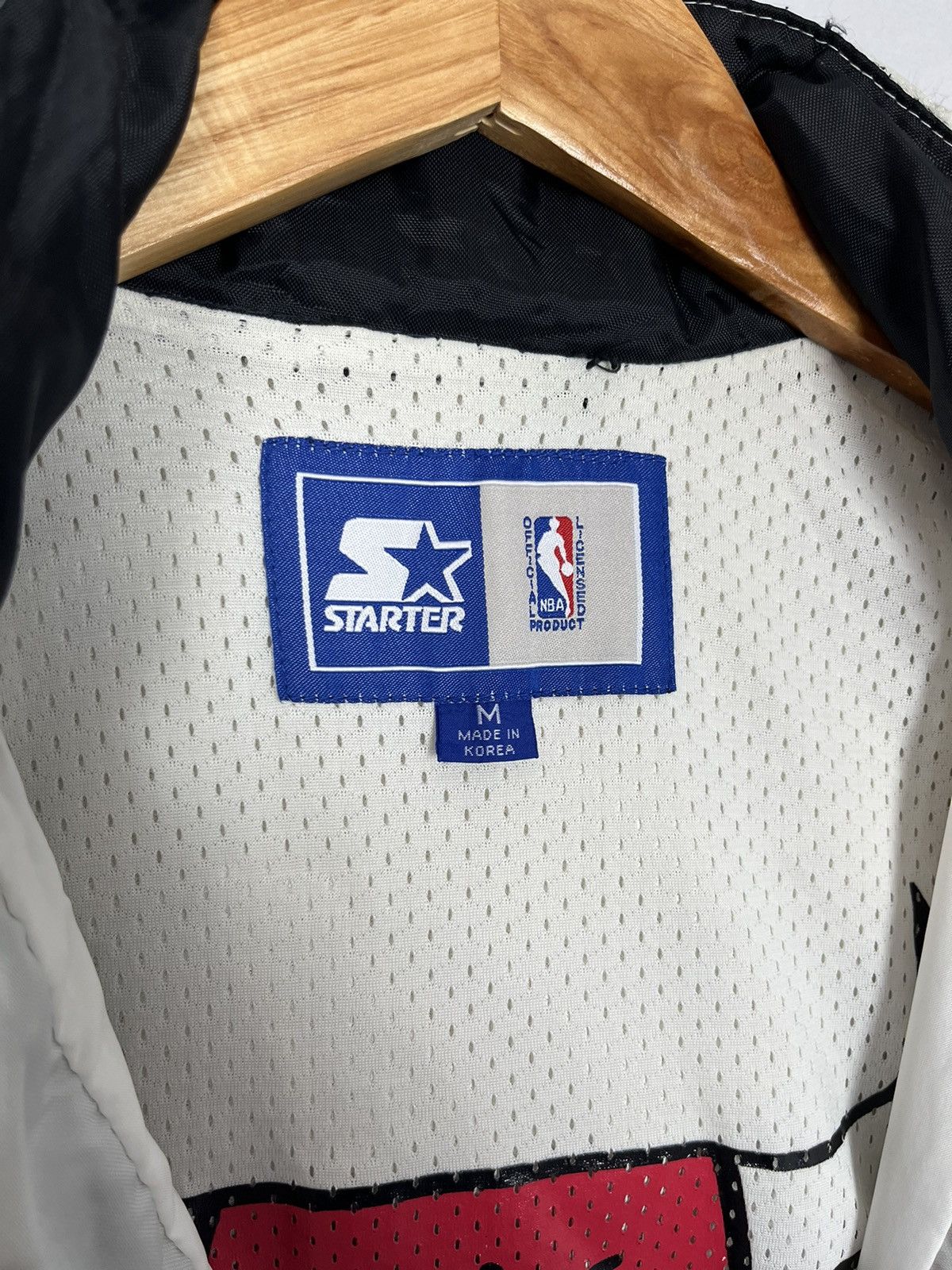 NBA × Starter × Vintage Starter NBA Chicago Bulls Retro Full Zip Nylon Jacket Korea Size US M / EU 48-50 / 2 - 10 Thumbnail