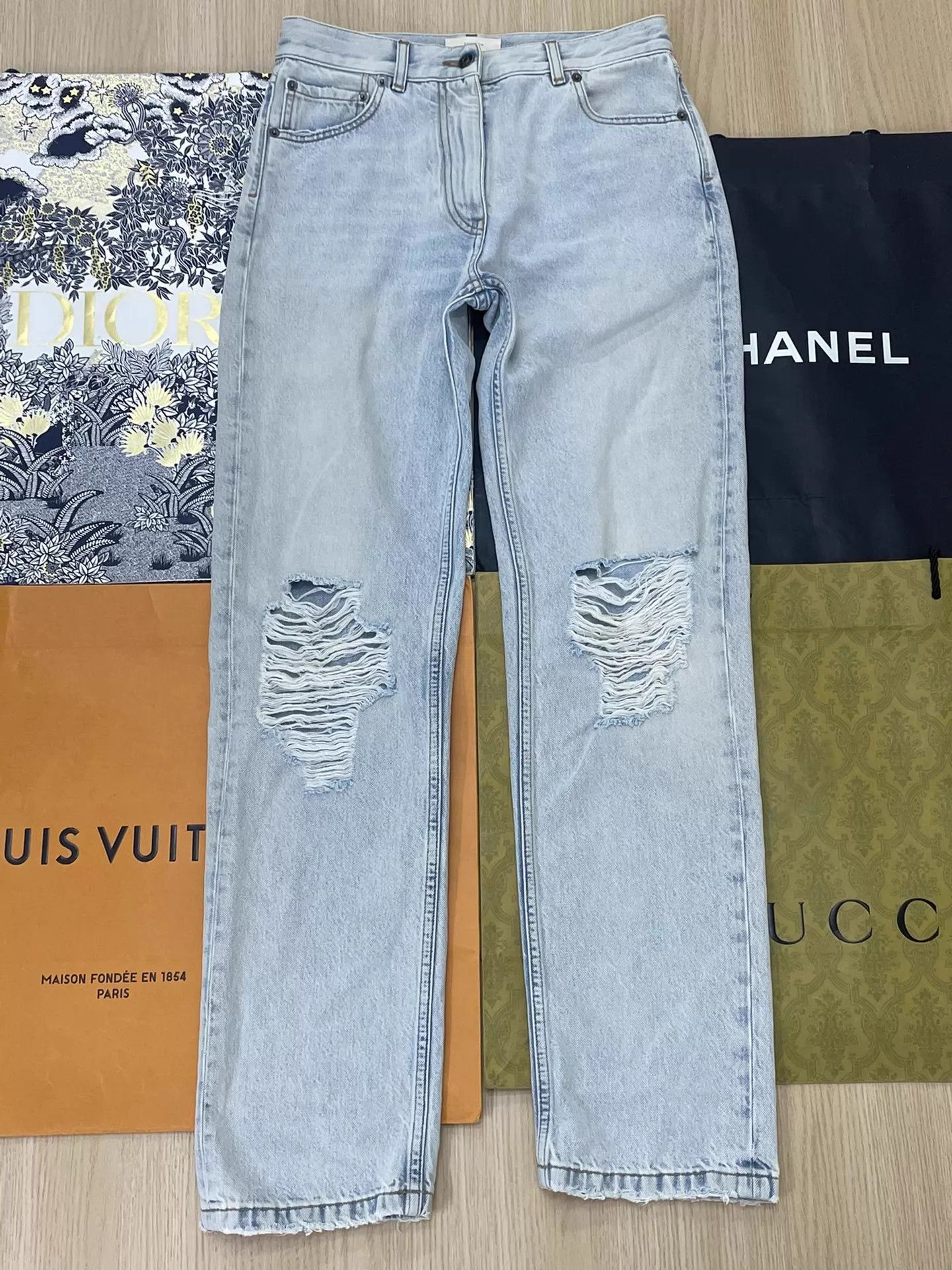 The Row The Row light wash distressed 0 jeans Size 25" / US 0 / IT 36 - 1 Thumbnail