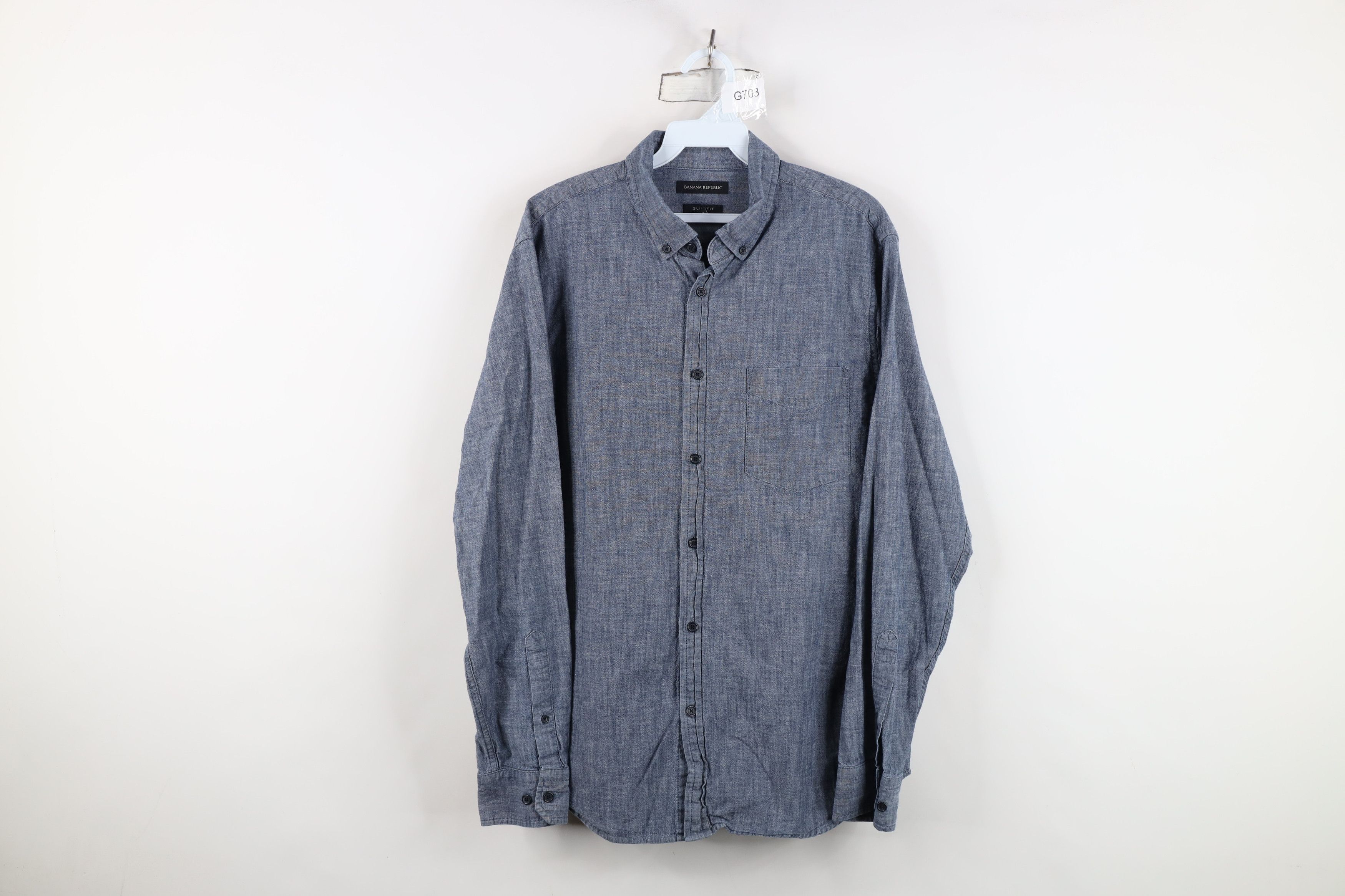 Banana Republic Banana Republic Slim Fit Chambray Collared Button Down Shirt Size US L / EU 52-54 / 3 - 1 Thumbnail