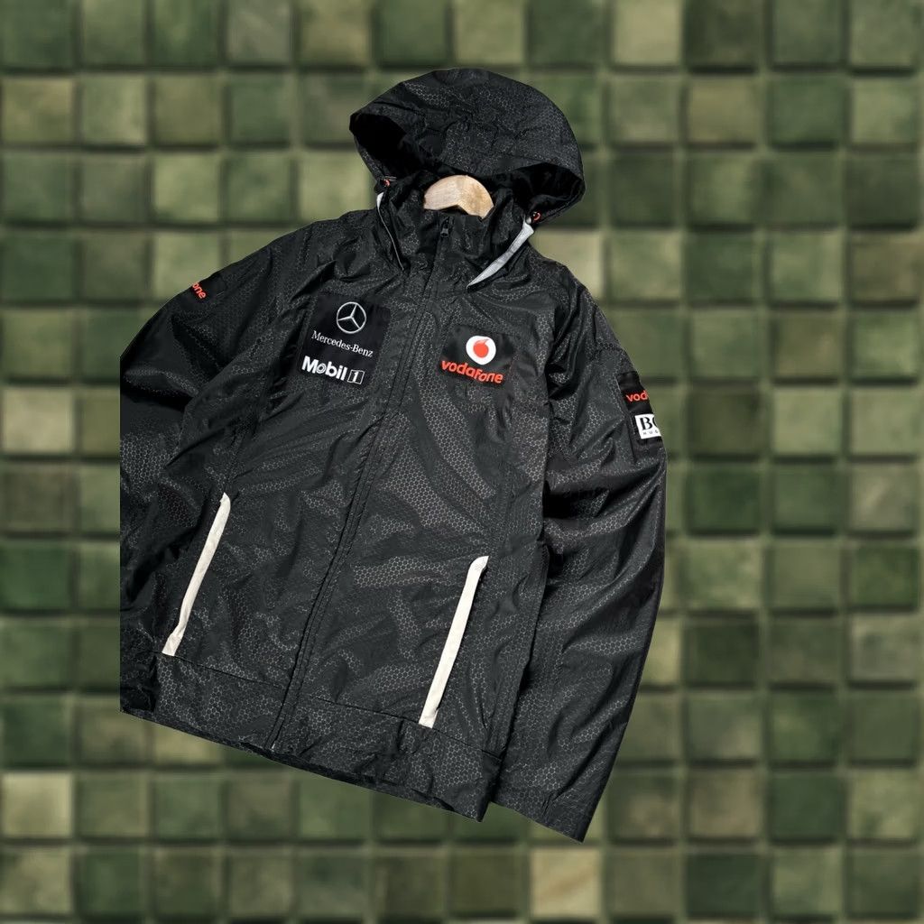 Mercedes-Benz Vintage Mercedes-Benz Hugo Boss Vodafone Track Nylon Jacket S Black Windbreaker 90s Racing Mercedes Racing Mens Shirt Size US S / EU 44-46 / 1 - 1 Thumbnail