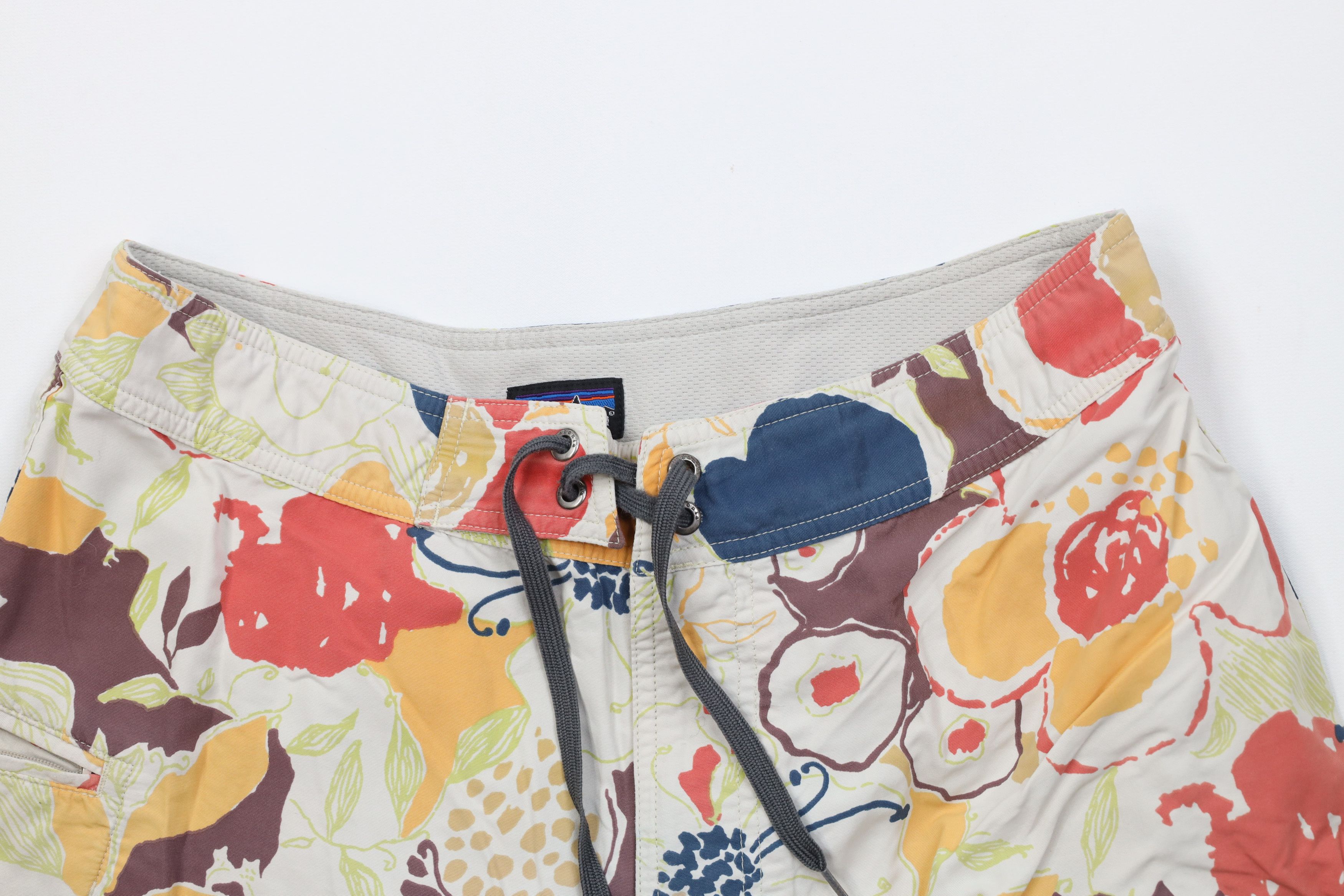 Patagonia Patagonia Spell Out Rainbow Flower Board Shorts Swim Trunks Size US 33 - 2 Thumbnail