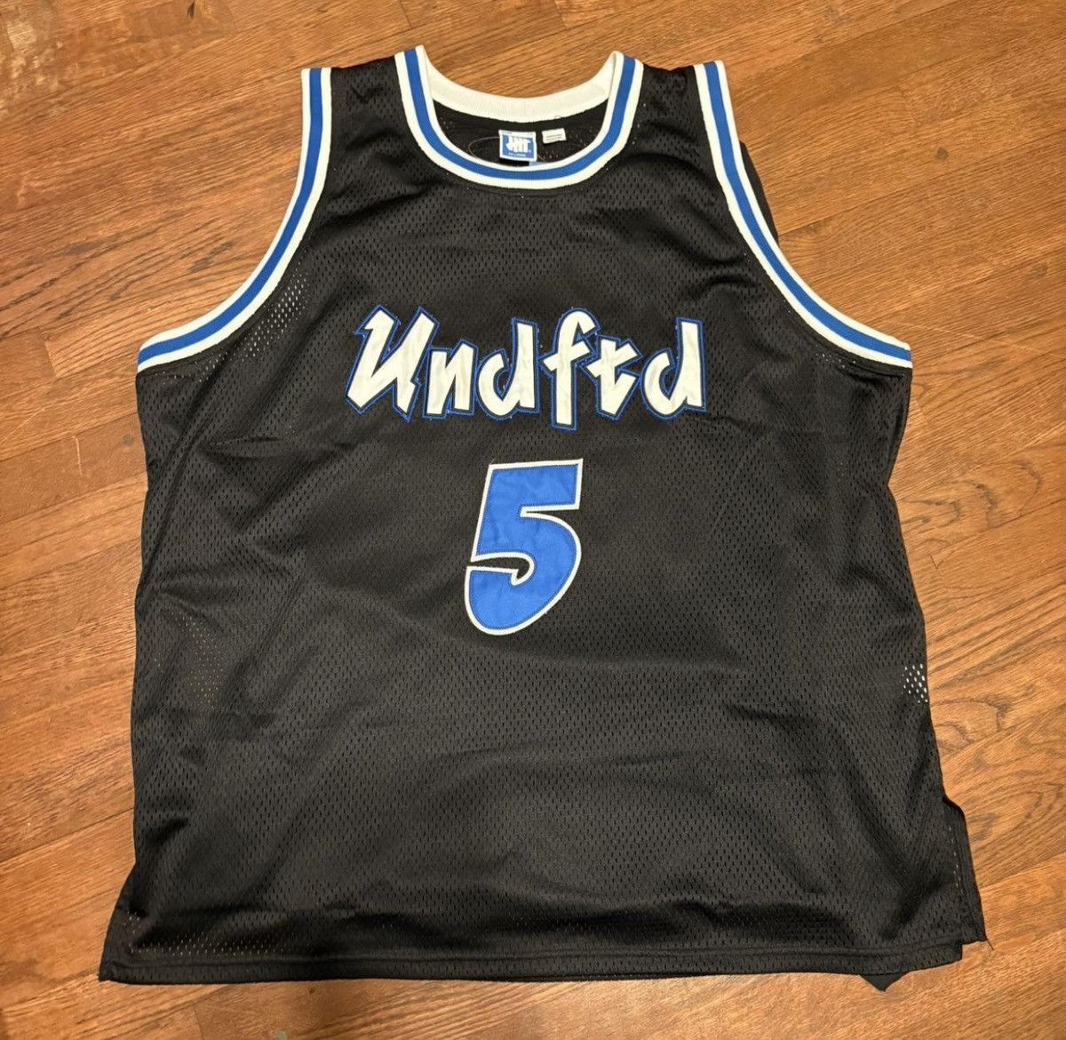 Undefeated Undefeated basketball jersey Size US XXL / EU 58 / 5 - 1 Thumbnail