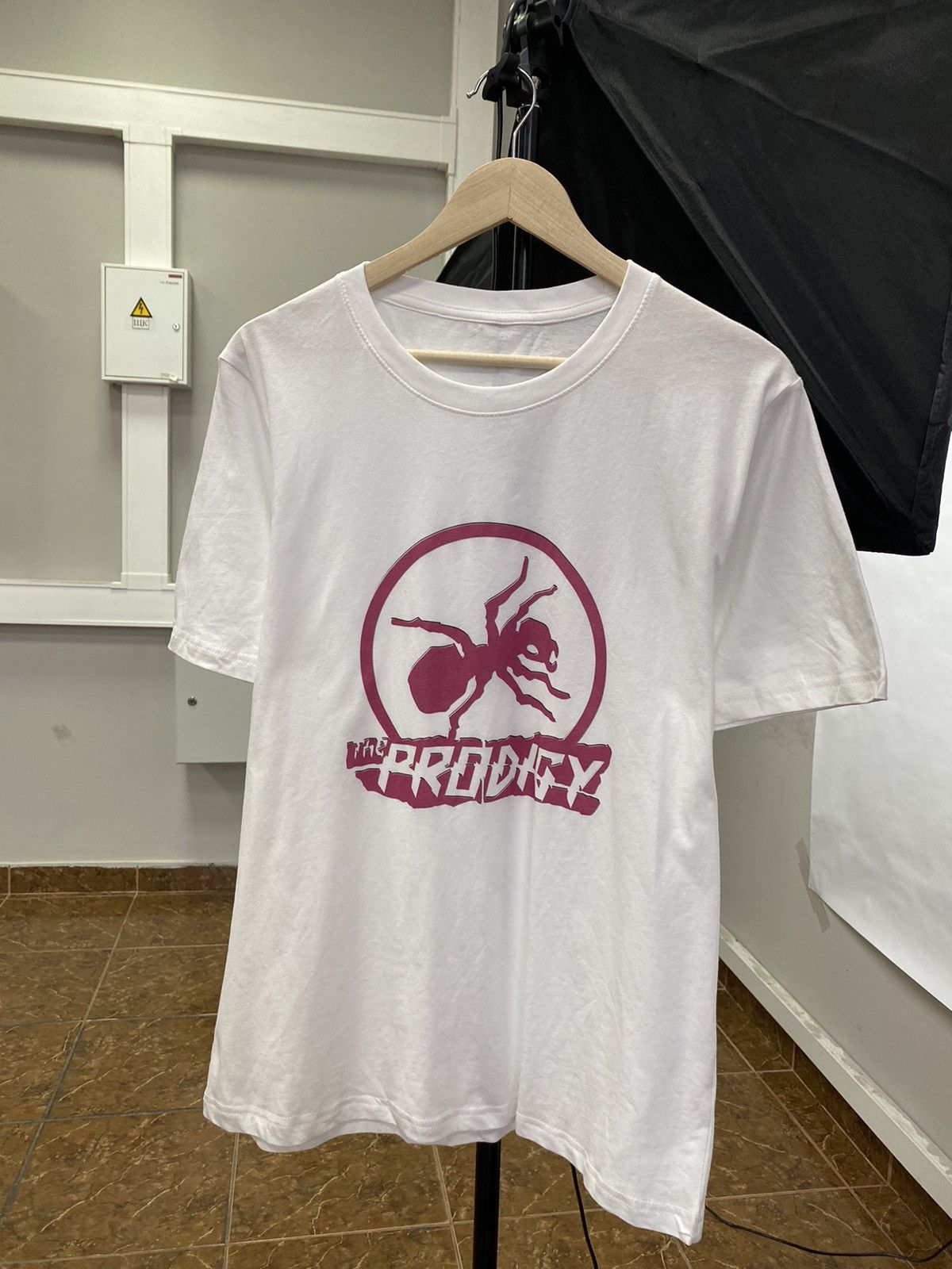 Band Tees 🇬🇧 Vintage The Prodigy Rock Band T-Shirt Rare Retro Hype Y2K Size US L / EU 52-54 / 3 - 1 Thumbnail