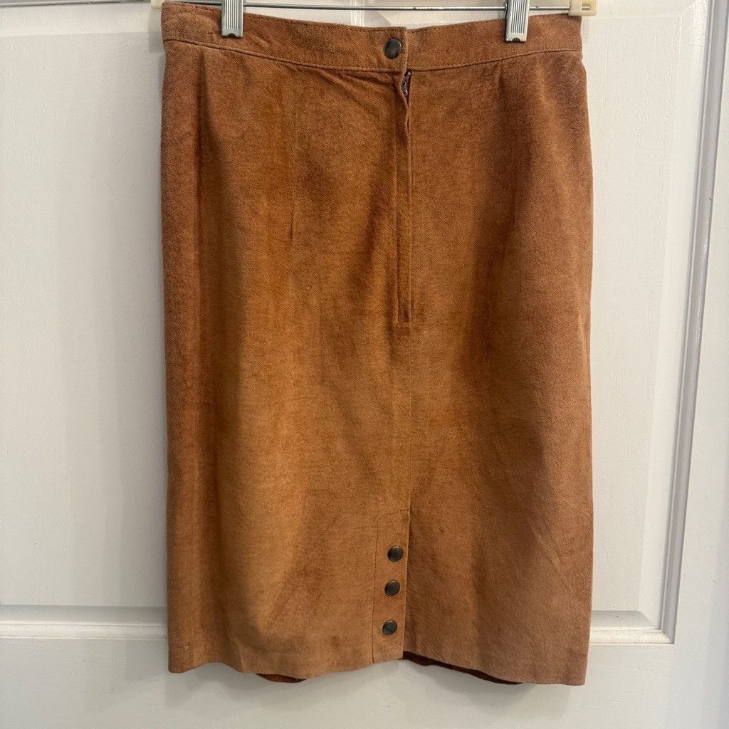 BB Dakota Vtg Women's BB Dakota Suede Skirt Size 7/8 Brown Size 28" / US 6 / IT 42 - 2 Thumbnail
