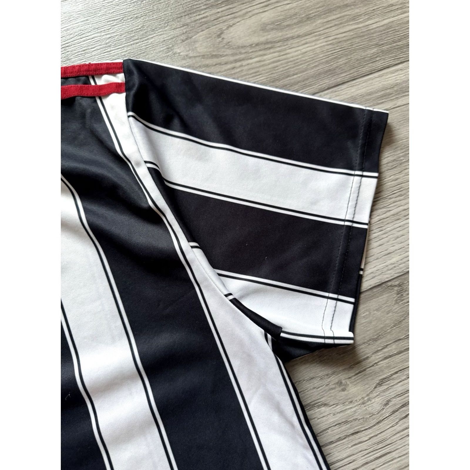 Adidas ADIDAS FOOTBALL SHIRT Jersey L Men White Black 2000s ADIDAS TEMPLATE Soccer Jersey Mens Size US L / EU 52-54 / 3 - 6 Thumbnail