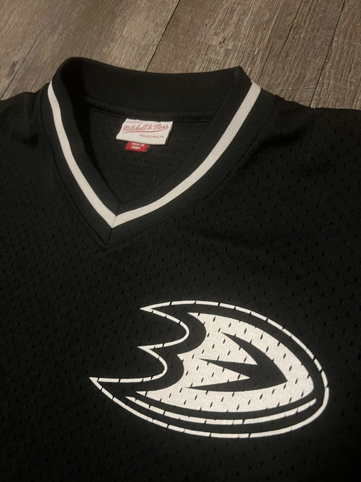 Mitchell & Ness Mitchell Ness Anaheim Ducks Jersey size Medium Size US M / EU 48-50 / 2 - 2 Thumbnail