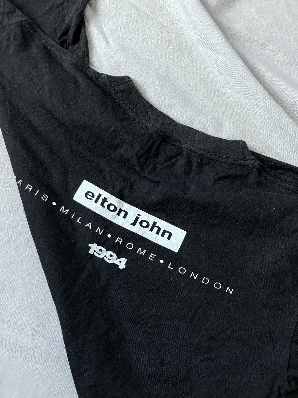 Band Tees ELTON JOHN 1994 Vintage Tour T-shirt Size US XL / EU 56 / 4 - 8 Thumbnail