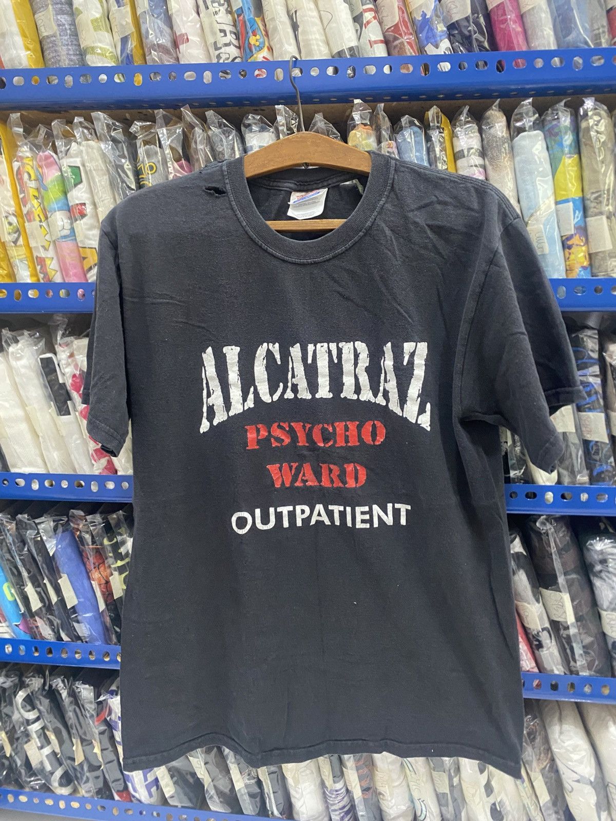 Vintage ALCATRAZ PSYCHO WARD OUTPATIENT TEES Size US M / EU 48-50 / 2 - 1 Thumbnail