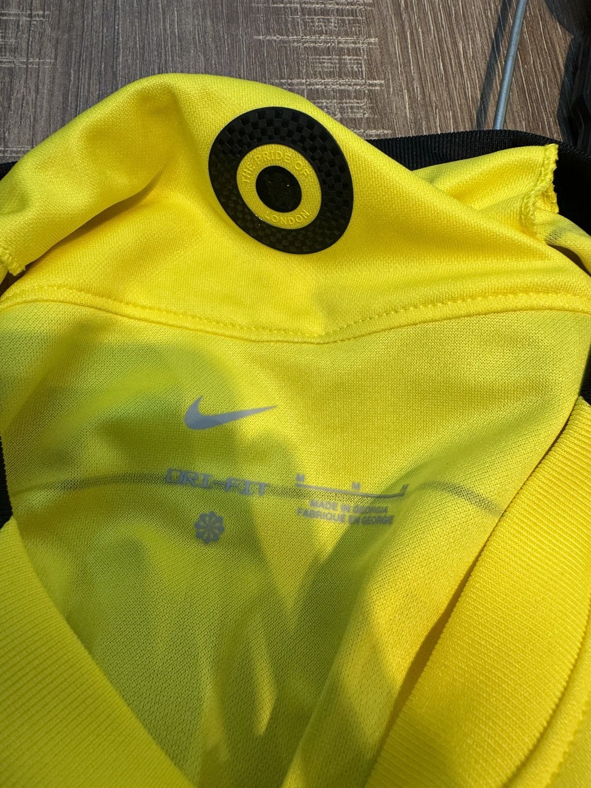 Nike Men’s SIze M Nike Chelsea Football Club Jersey Yellow Away Size US M / EU 48-50 / 2 - 7 Thumbnail