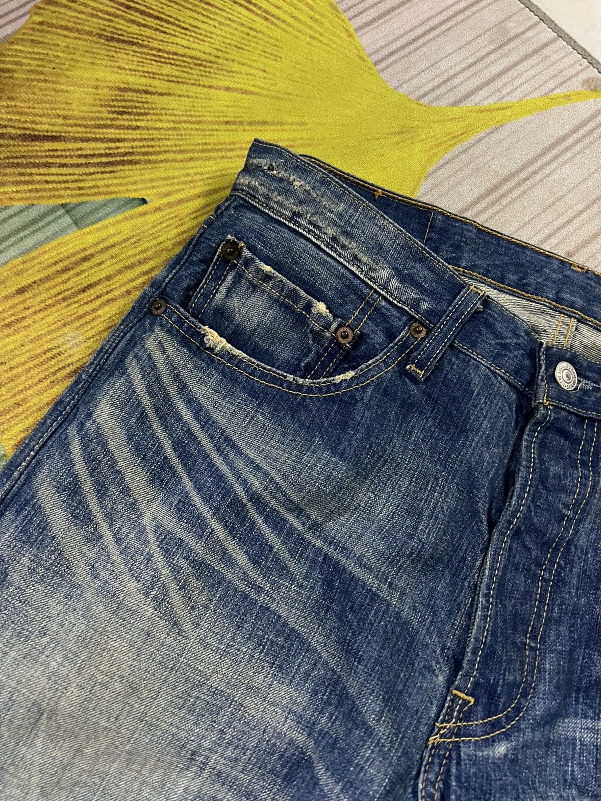 Levi's × Levi's Vintage Clothing VINTAGE LEVIS 501 CROPPED DISTRESS JEANS Size US 31 - 5 Thumbnail