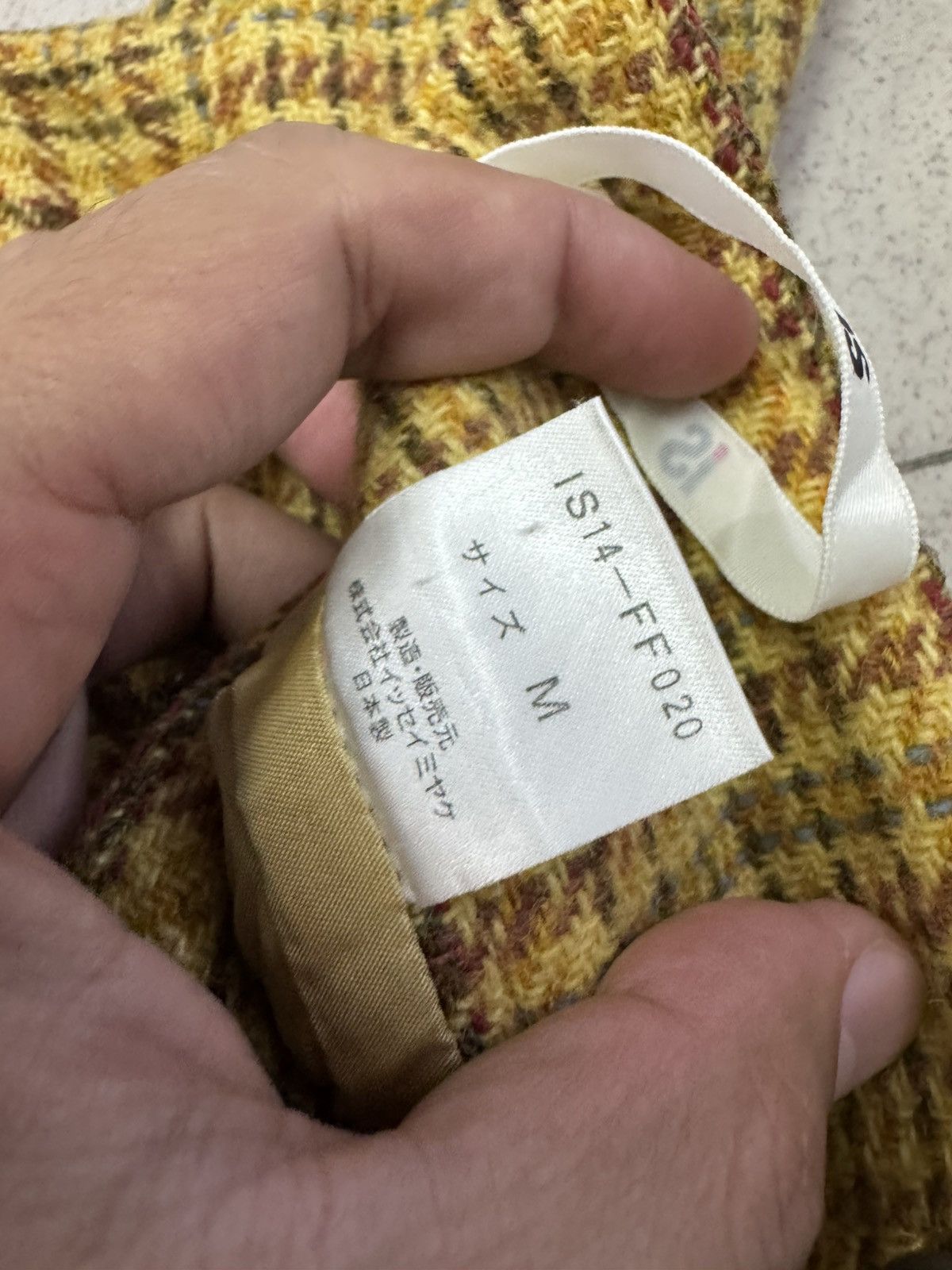 Issey Miyake 1980s I.S ISSEY MIYAKE WOOL TWEED BAGGY PANTS Size 27" / US 4 / IT 40 - 6 Thumbnail