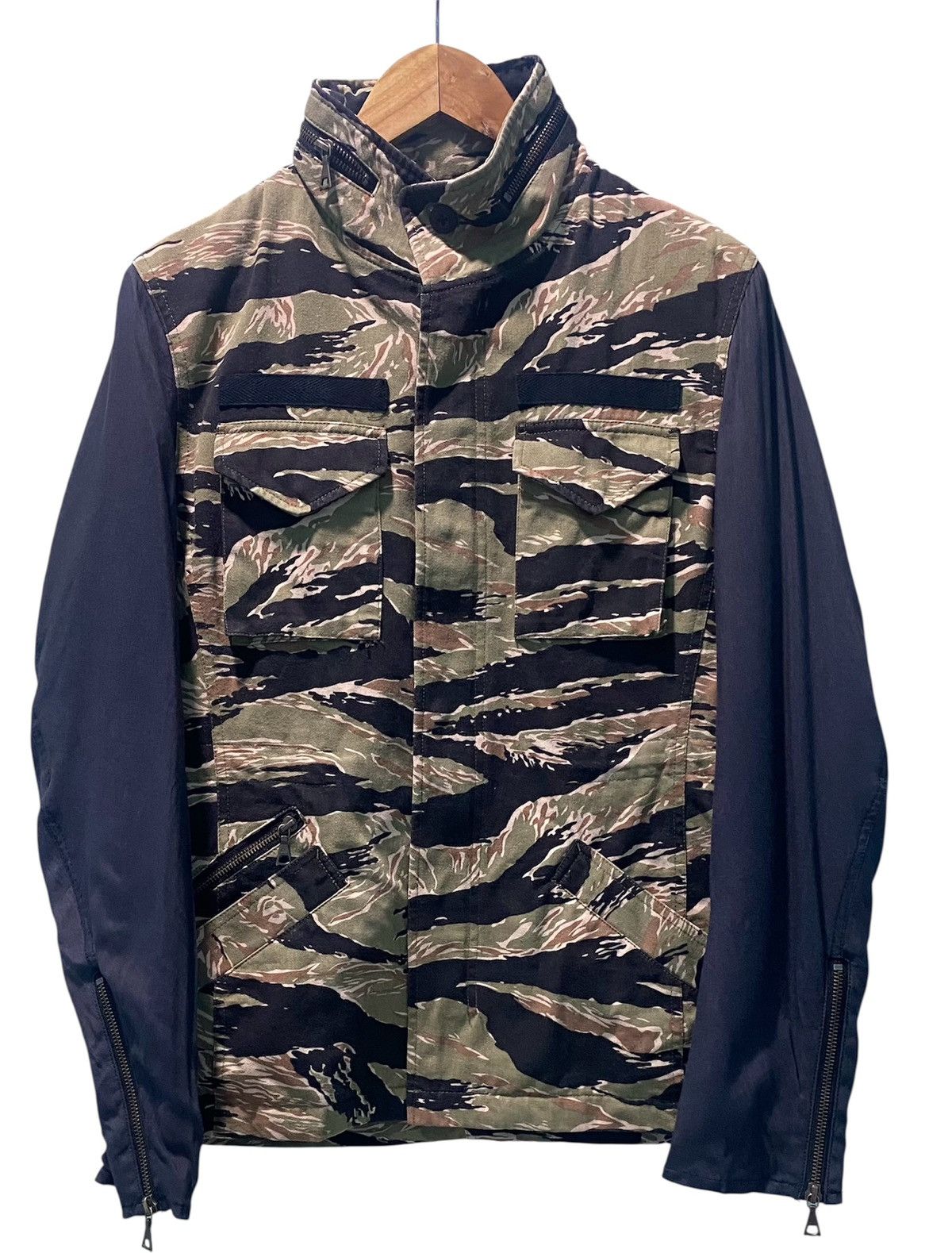 Takeo Kikuchi Takeo Kikuchi M-65 Field Tiger Stripe Camouflage Jacket Size US L / EU 52-54 / 3 - 1 Thumbnail