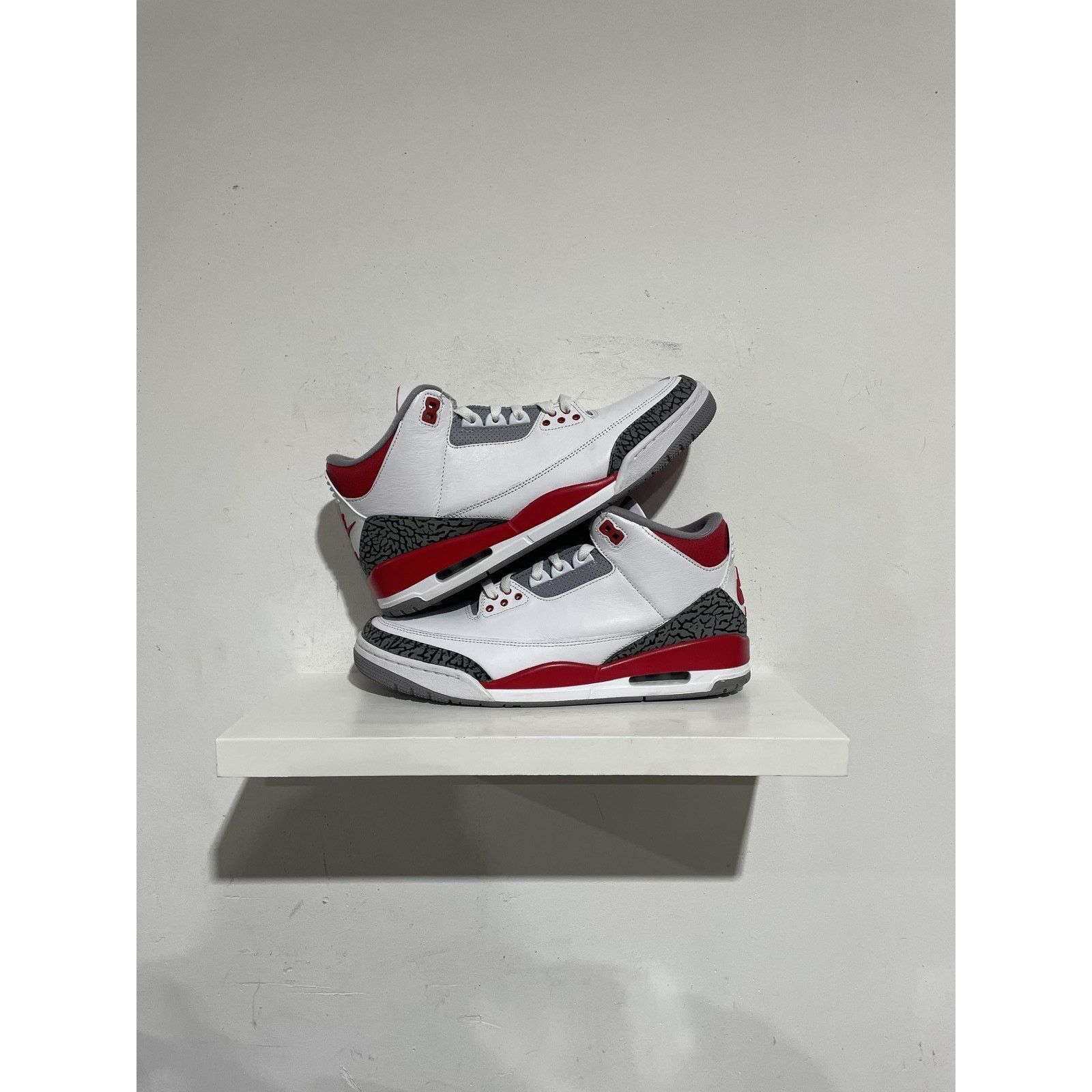 Jordan Brand JORDAN 3 RETRO FRE RED SIZE 11 PREOWNED Size US 11 / EU 44 - 1 Thumbnail