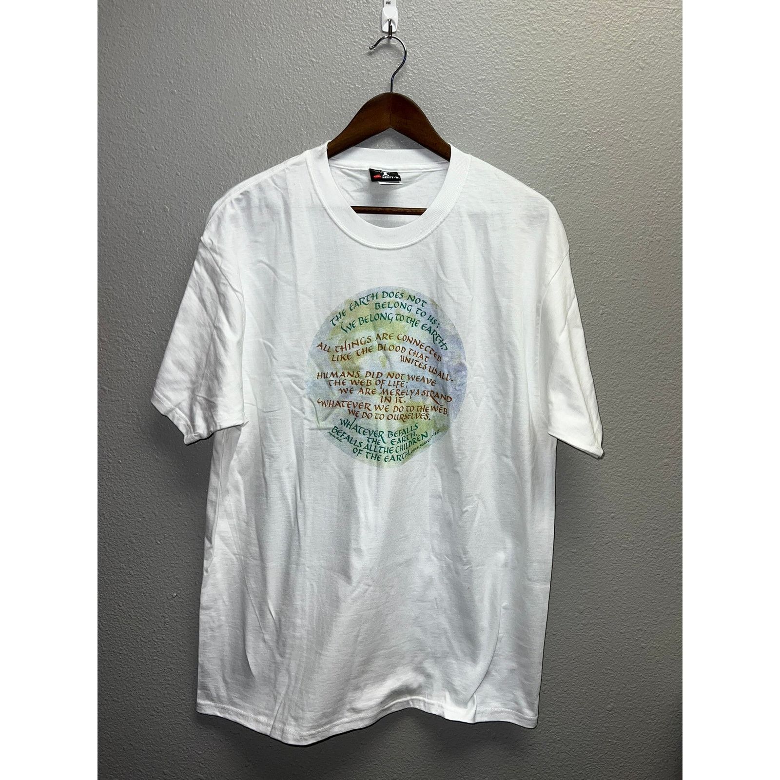 Hanes Vintage Chief Seattle Shirt The Earth Does Not Belong Tee L Size US L / EU 52-54 / 3 - 1 Thumbnail