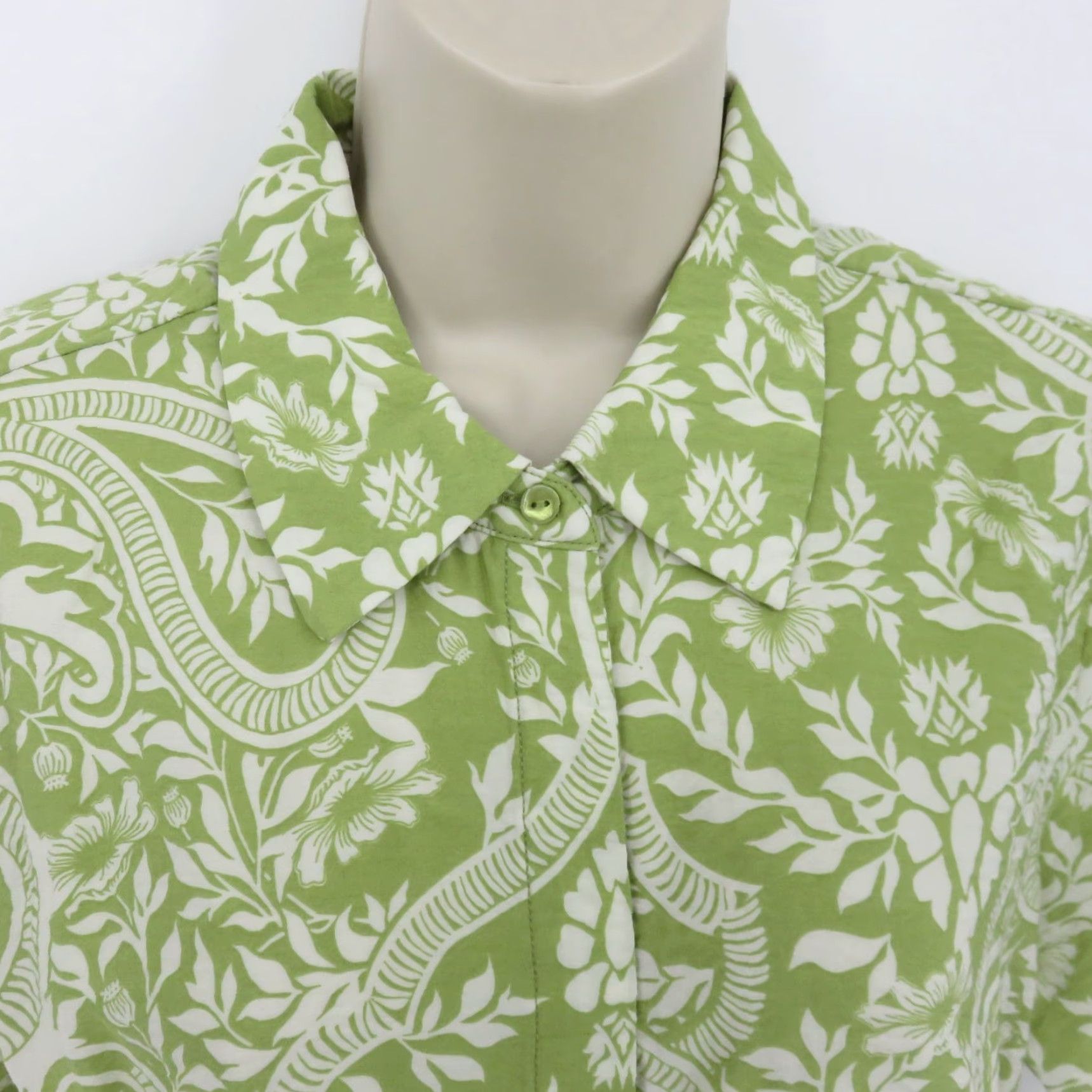 Joie JOIE Shirt Women M Green Flower Print Crop Front Collar Button Short Sleeve Floral Pattern Cropped Spring Summer Fall Winter Regular Size M / US 6-8 / IT 42-44 - 3 Thumbnail