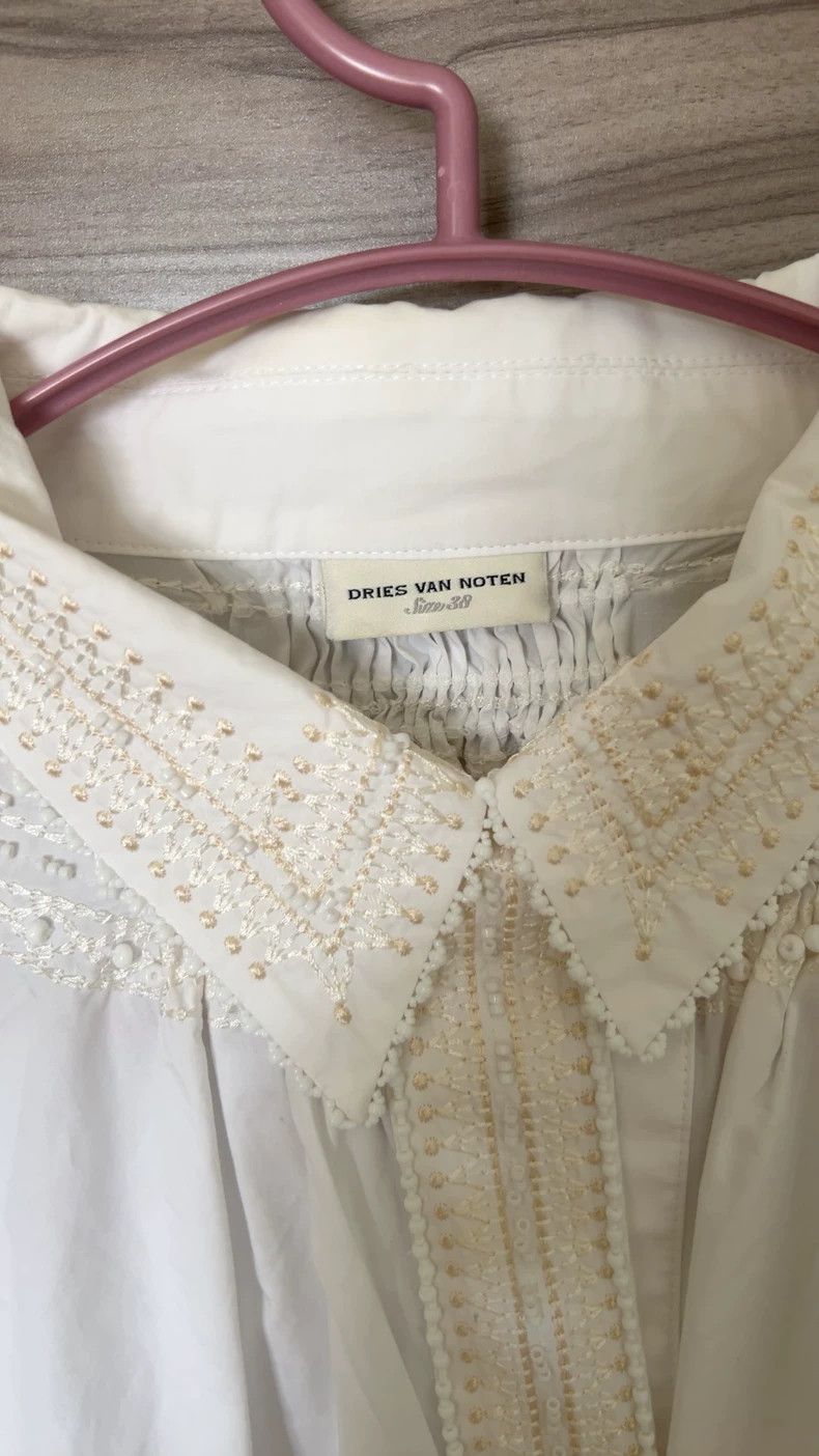 Dries Van Noten DRIES VAN NOTEN size:38 A white beaded shirt Size US XS / EU 42 / 0 - 7 Thumbnail