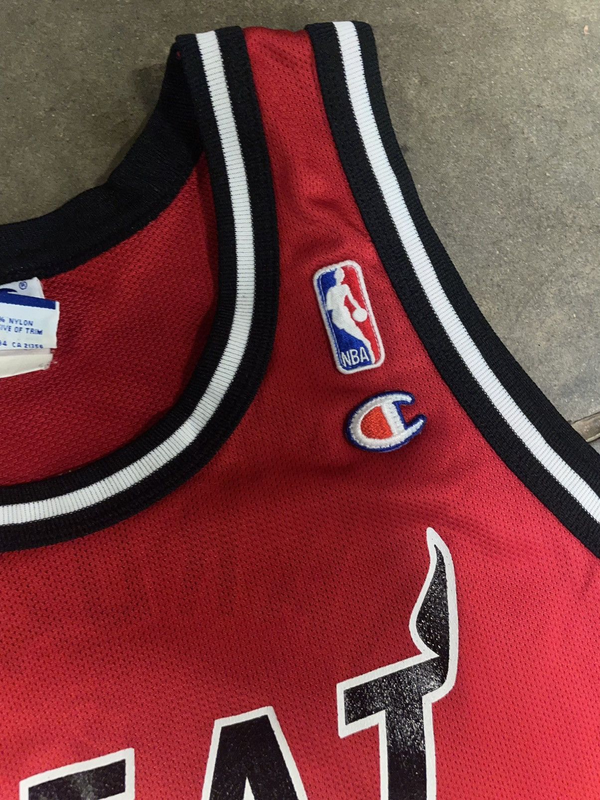 Champion MIAMI HEAT TIM HARDAWAY VINTAGE CHAMPION NBA JERSEY Size US M / EU 48-50 / 2 - 4 Thumbnail