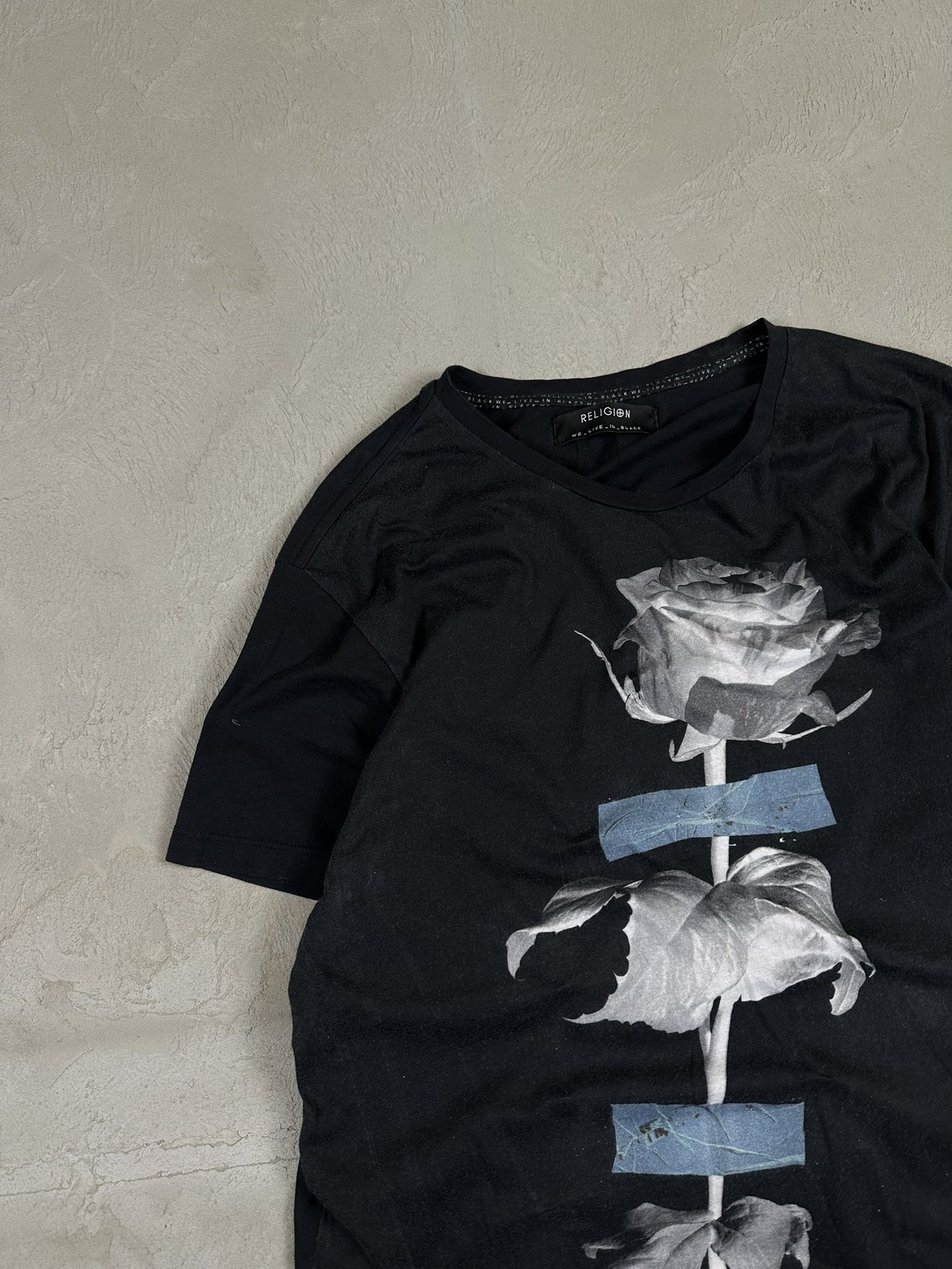 Japanese Brand Vintage Y2k Religion Rose T-shirt Size US M / EU 48-50 / 2 - 6 Thumbnail