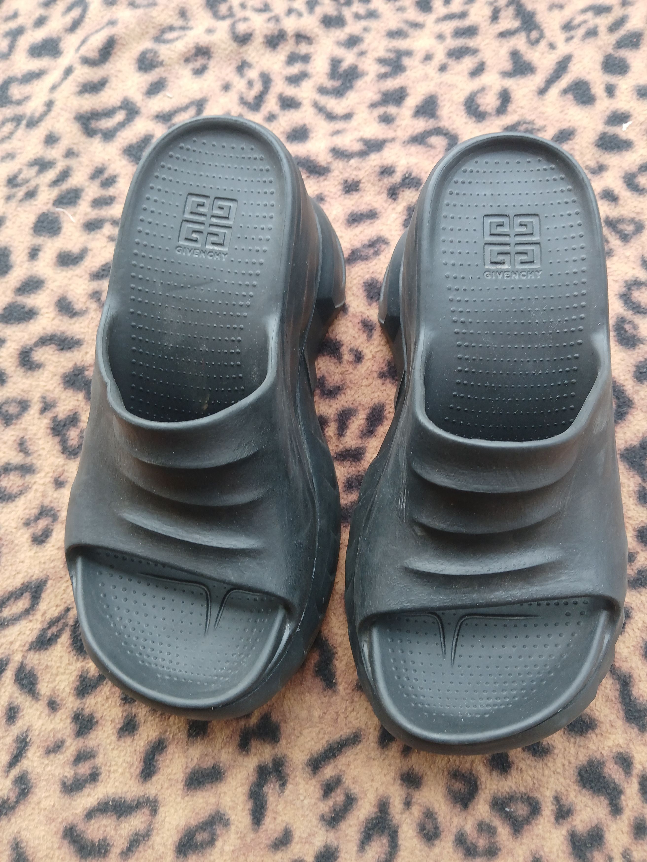 Givenchy Givenchy marshmallow wedge shark slides Size US 6.5 / IT 36.5 - 1 Thumbnail