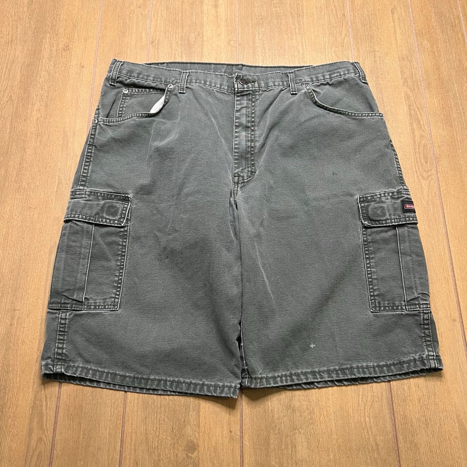 Dickies Vintage Dickies Cargo Shorts Sz 40 Relaxed Fit Green Y2K Size US 40 / EU 56 - 1 Thumbnail