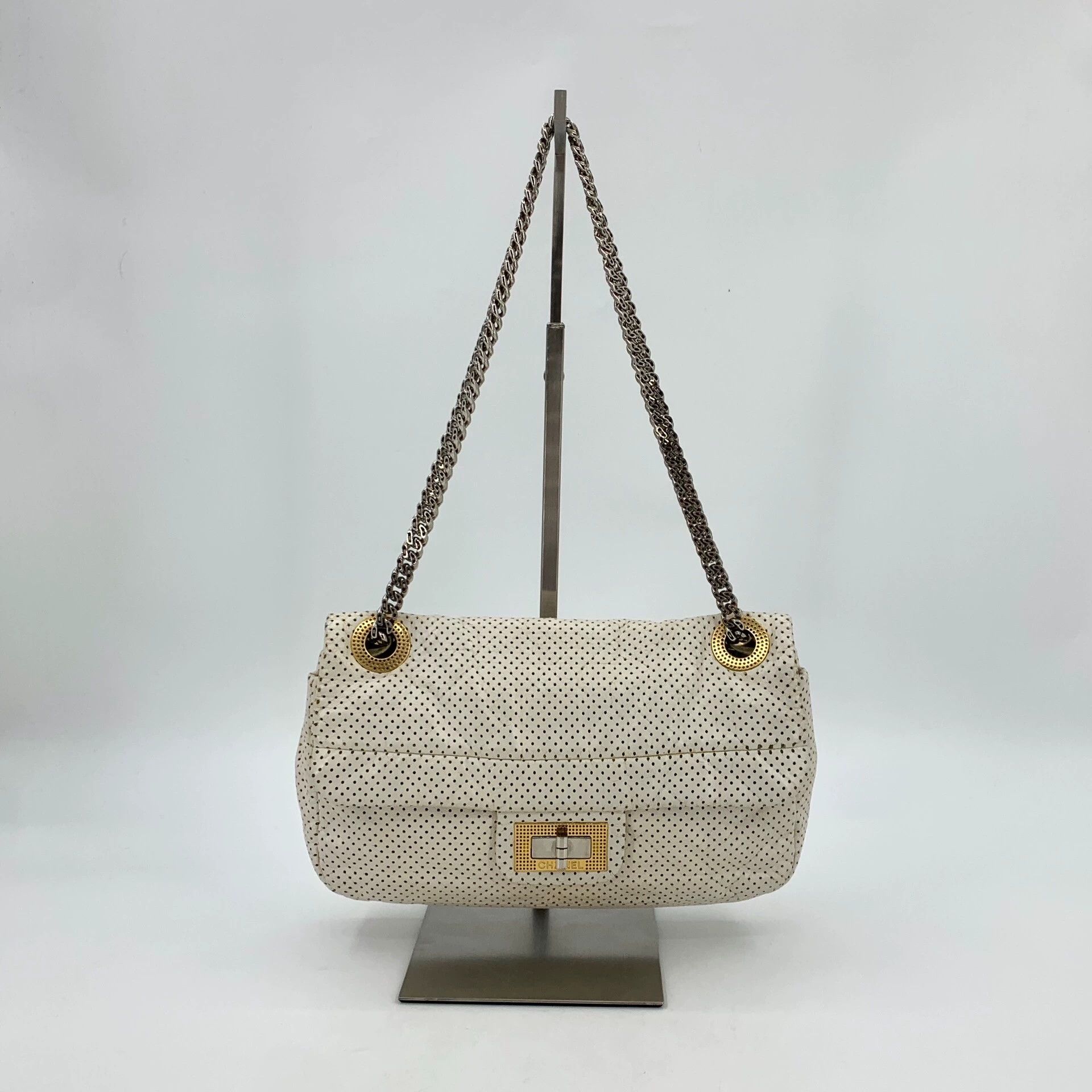 Chanel Chanel White Perforated Leather Chain Bag - dmc Size ONE SIZE - 1 Thumbnail