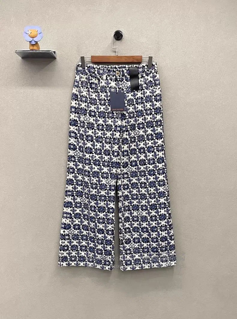 Louis Vuitton Louis Vuitton Blue Full Flower Jeans Size US 36 / EU 52 - 1 Thumbnail