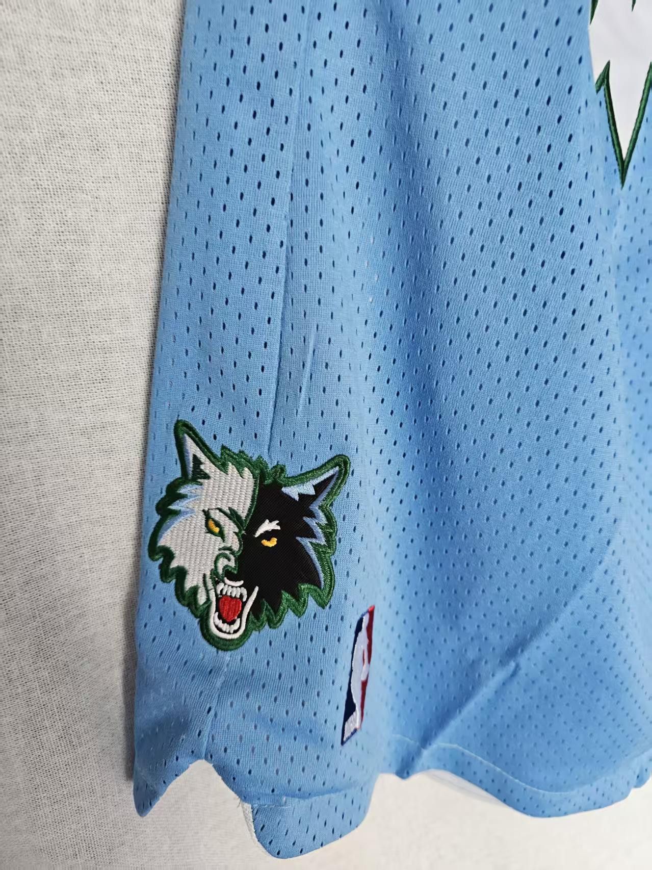 NBA New Minnesota Timberwolves Short XL Size US 36 / EU 52 - 2 Thumbnail