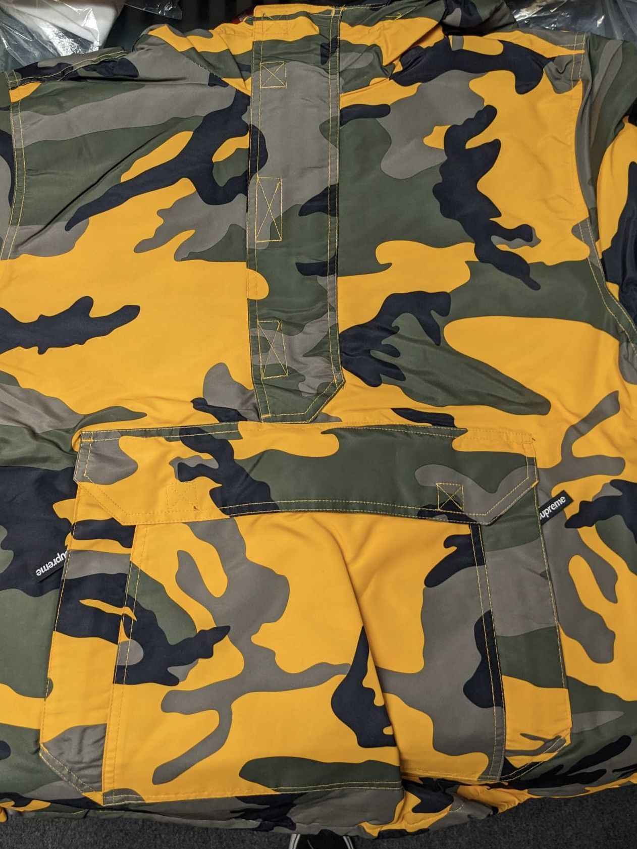Supreme FW17 SUPREME HOODED LOGO HALF ZIP PULLOVER JACKET CAMO Size US L / EU 52-54 / 3 - 8 Thumbnail