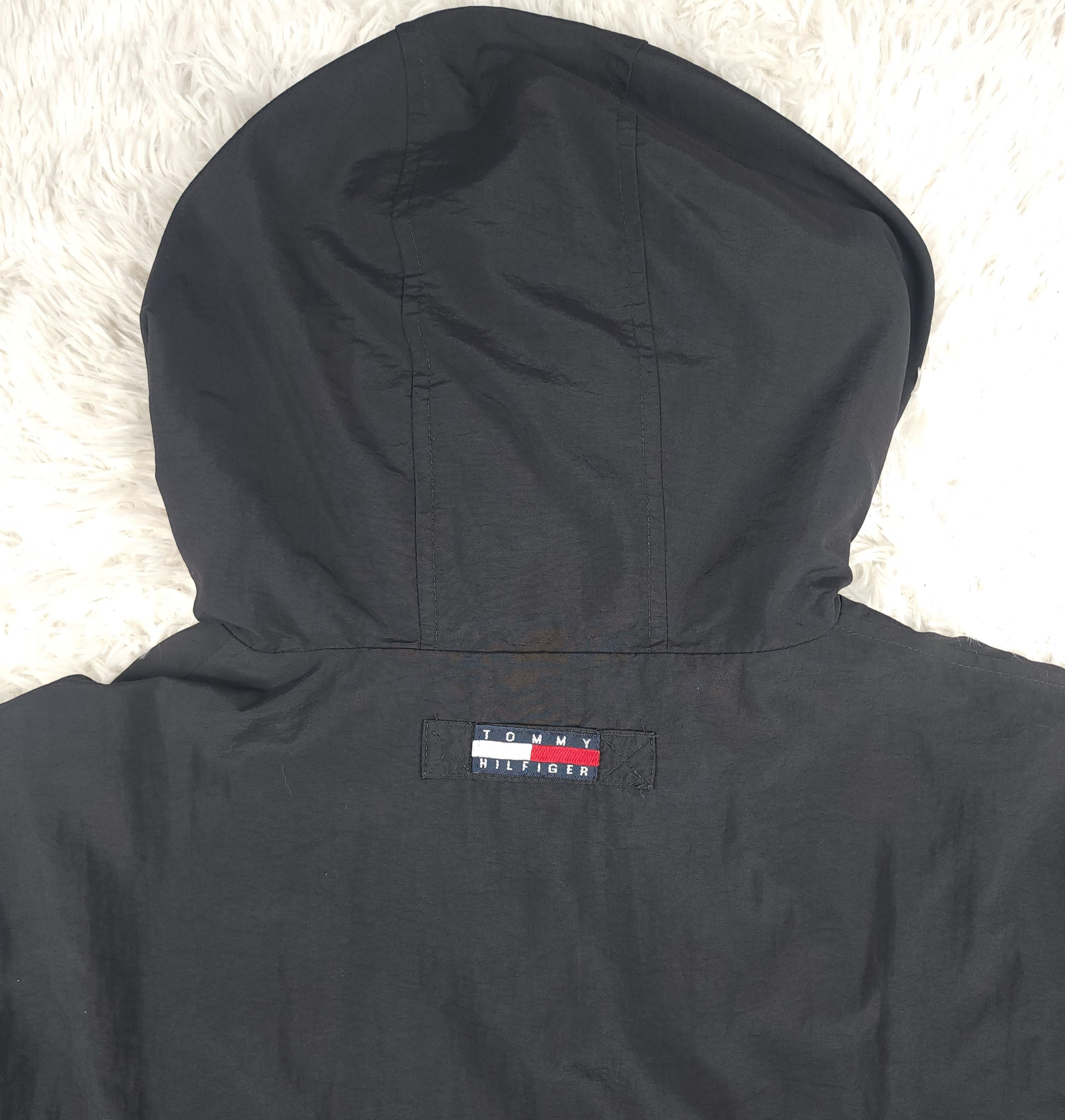 Tommy Hilfiger Tommy Hilfiger full zip hooded windbreaker jacket Size XL Size US XL / EU 56 / 4 - 8 Thumbnail
