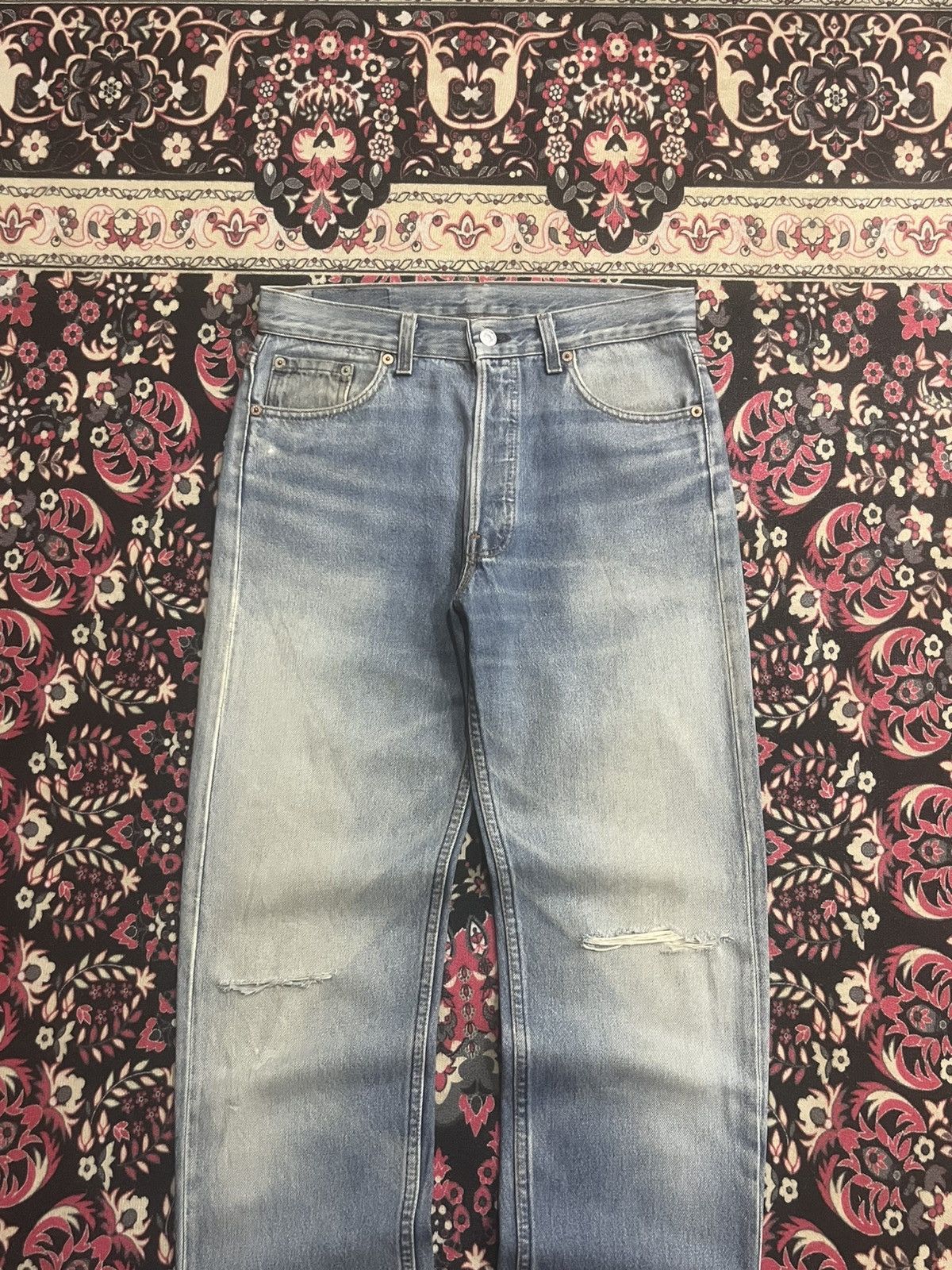 Levi's Vintage 90s Levi’s 501 Classic Light Blue Washed Ripped Jean Size US 30 / EU 46 - 3 Thumbnail