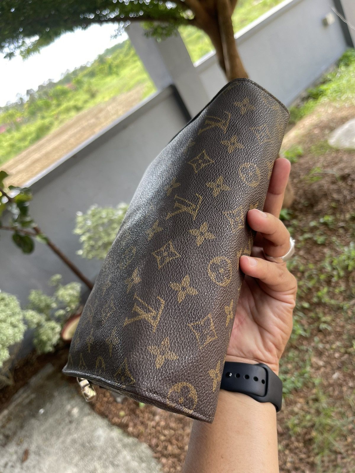 Louis Vuitton Authentic LOUIS VUITTON Mono Porce Toilette Bag Size ONE SIZE - 16 Thumbnail