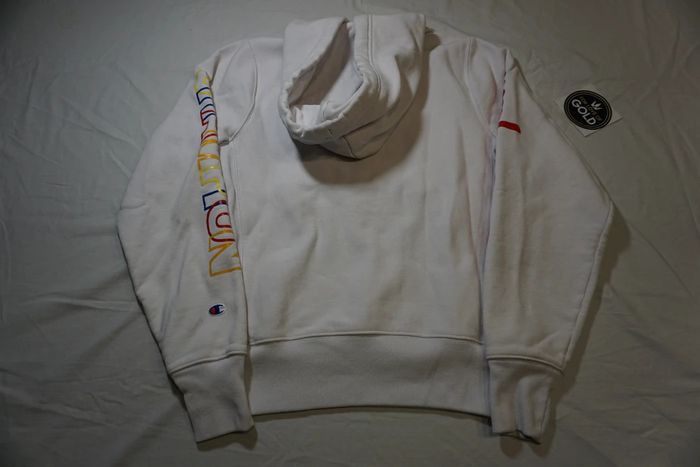 Champion Champion reverse weave graphics big logo white sweater Size US S / EU 44-46 / 1 - 3 Thumbnail