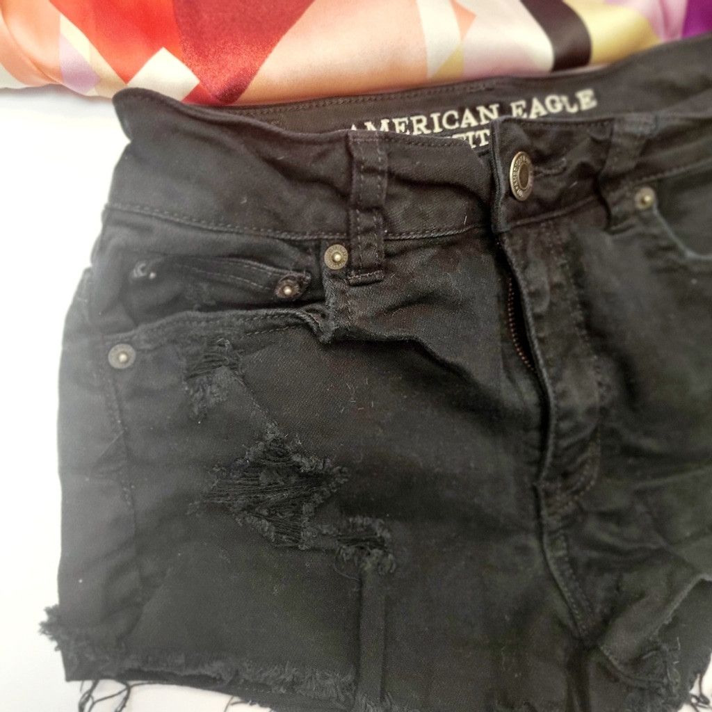 American Eagle Outfitters American Eagle Black Hi Rise Festival Denim Shorts Size 0 Size 25" / US 0 / IT 36 - 3 Thumbnail