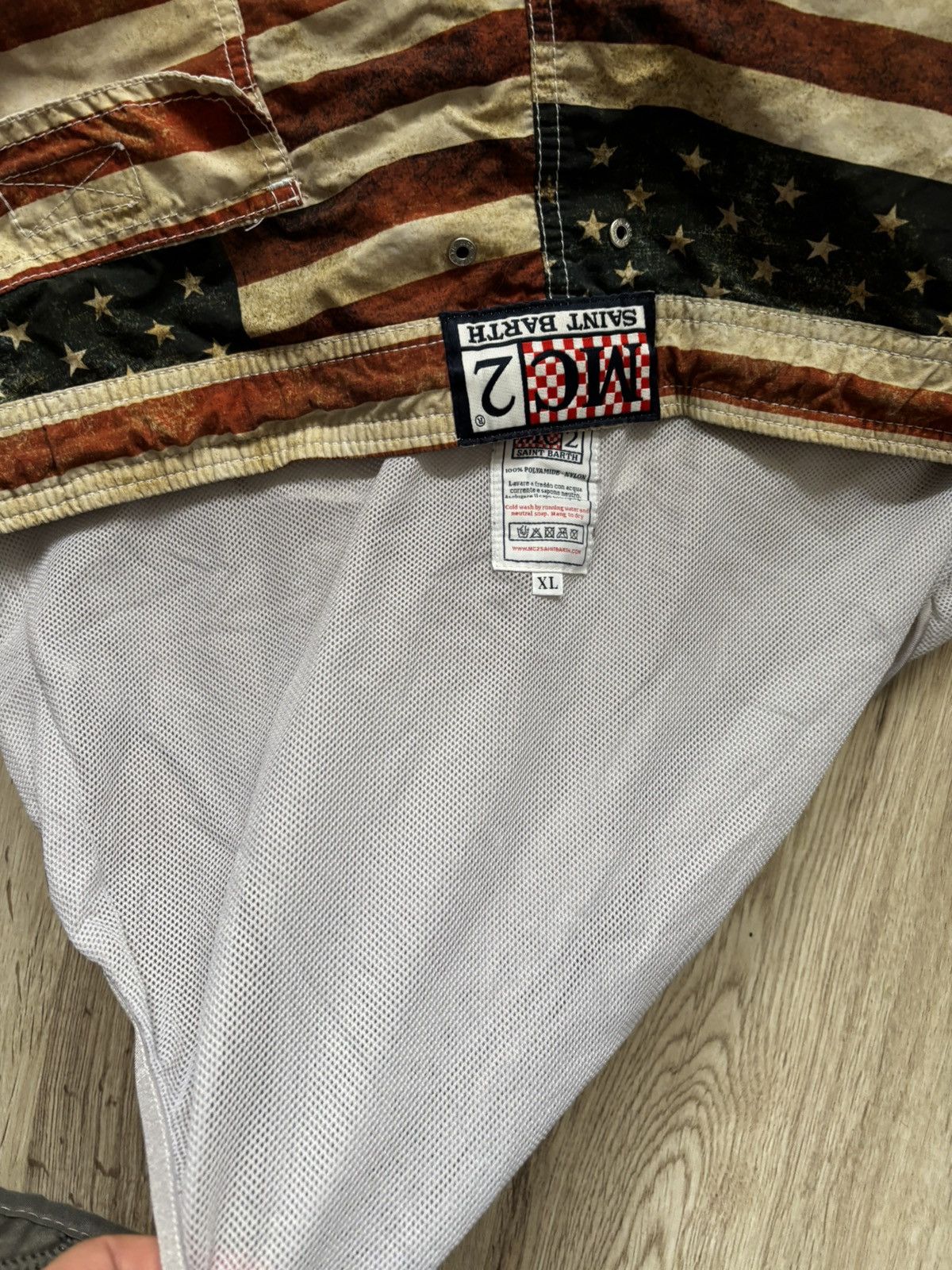 MC2 Saint Barth rare MC2 Saint Barth American Flag beach shorts Size US 36 / EU 52 - 11 Thumbnail