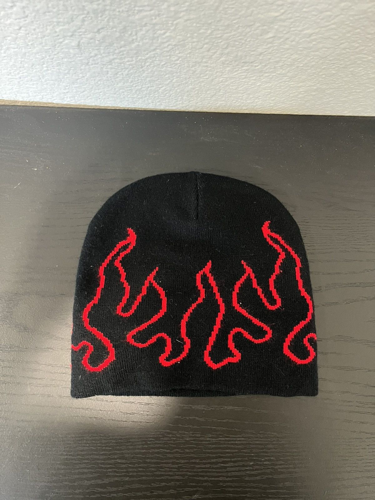 Vintage Y2K flame skull beanie Size ONE SIZE - 2 Thumbnail