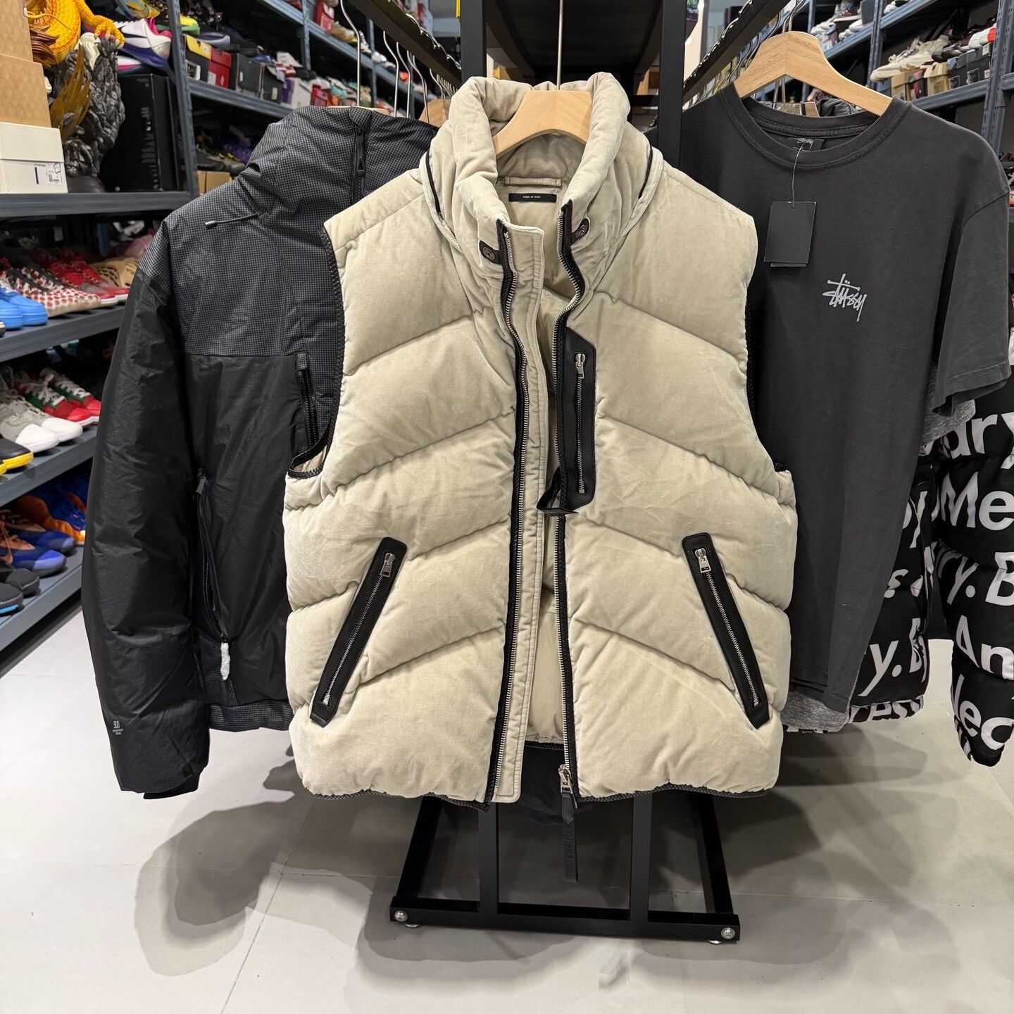 Tom Ford Tom Ford Gray Down Vest Size US L / EU 52-54 / 3 - 1 Thumbnail
