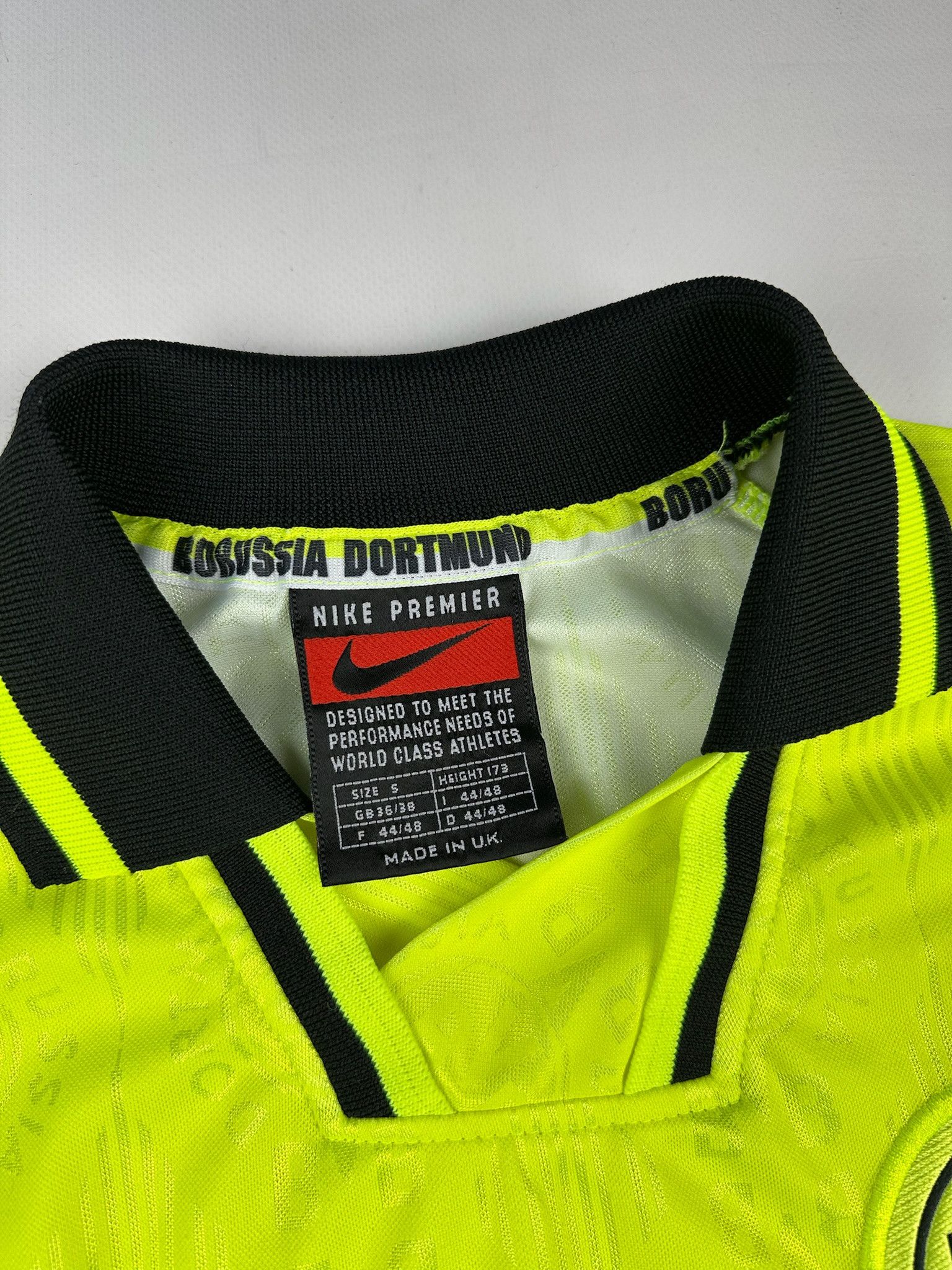 Nike Vintage Borussia Dortmund jersey football shirt 1996-1997 Size US S / EU 44-46 / 1 - 3 Thumbnail