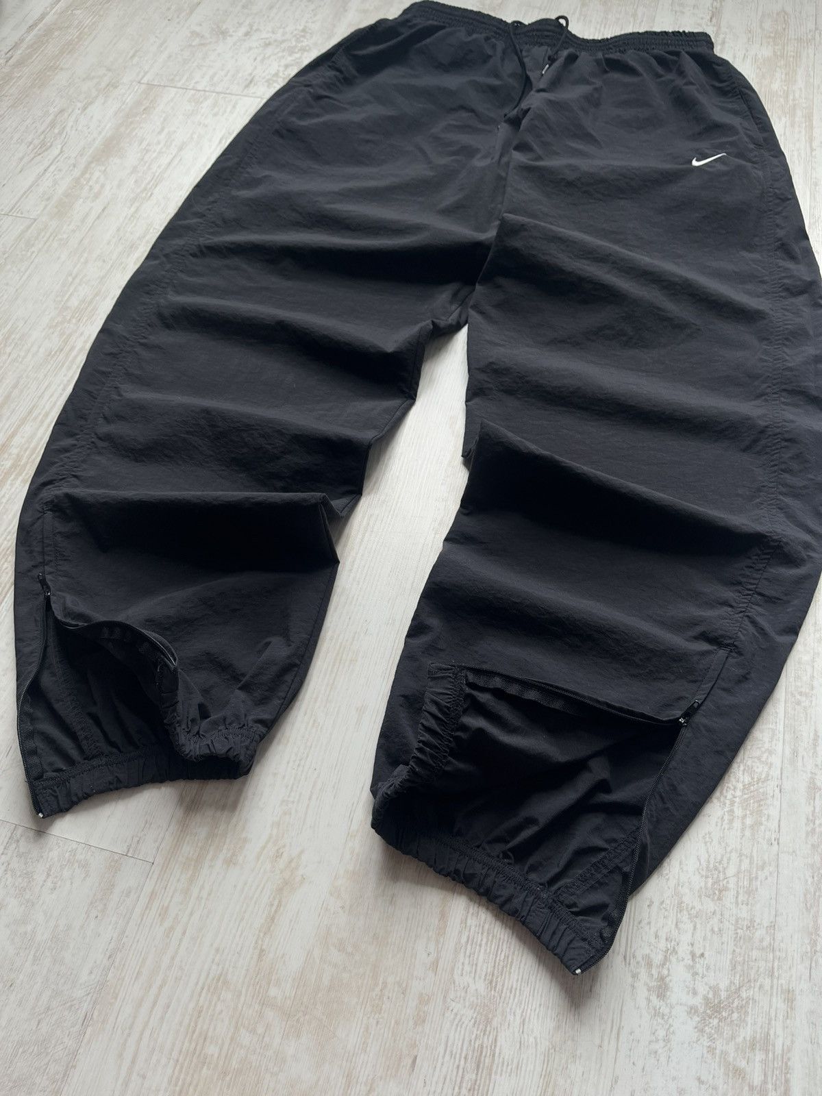 Nike × Vintage 00s Vintage Nike Y2K Black Nylon Small Logo Pants Size L Size US 34 / EU 50 - 3 Thumbnail